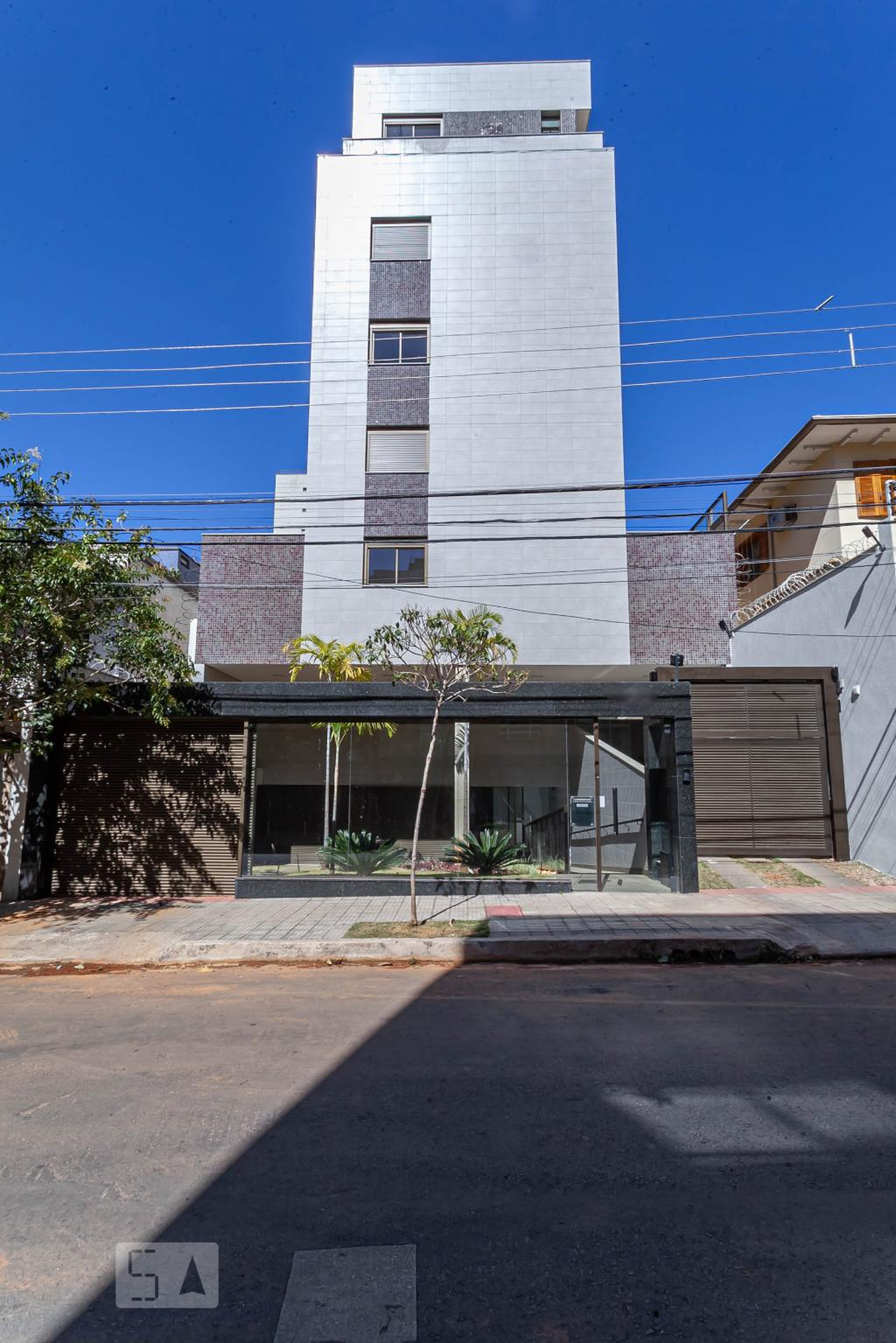 Fachada do prédio Condomínio em Rua Mestre Luiz, 98