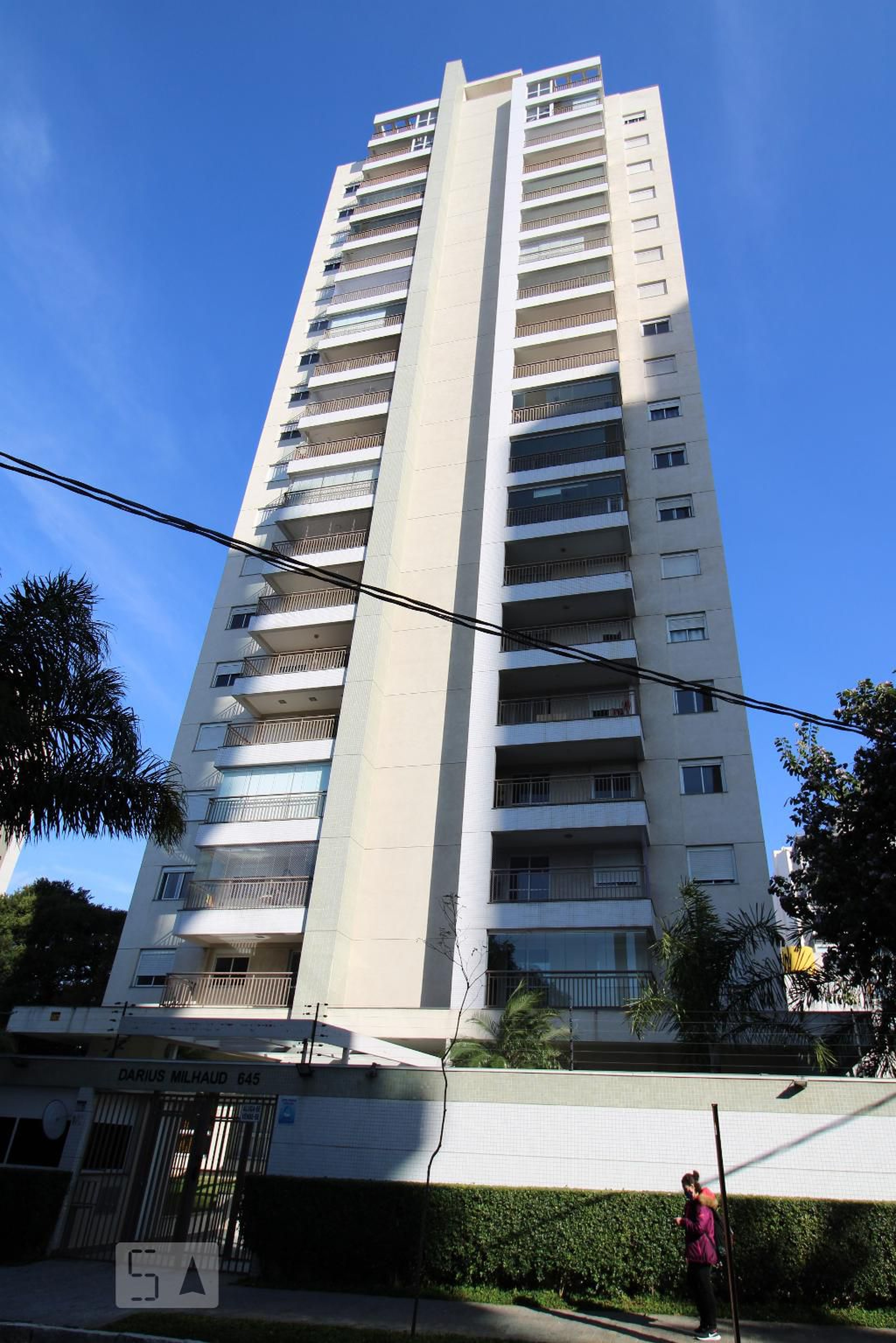 Fachada do prédio Condomínio em Rua Faustolo, 675