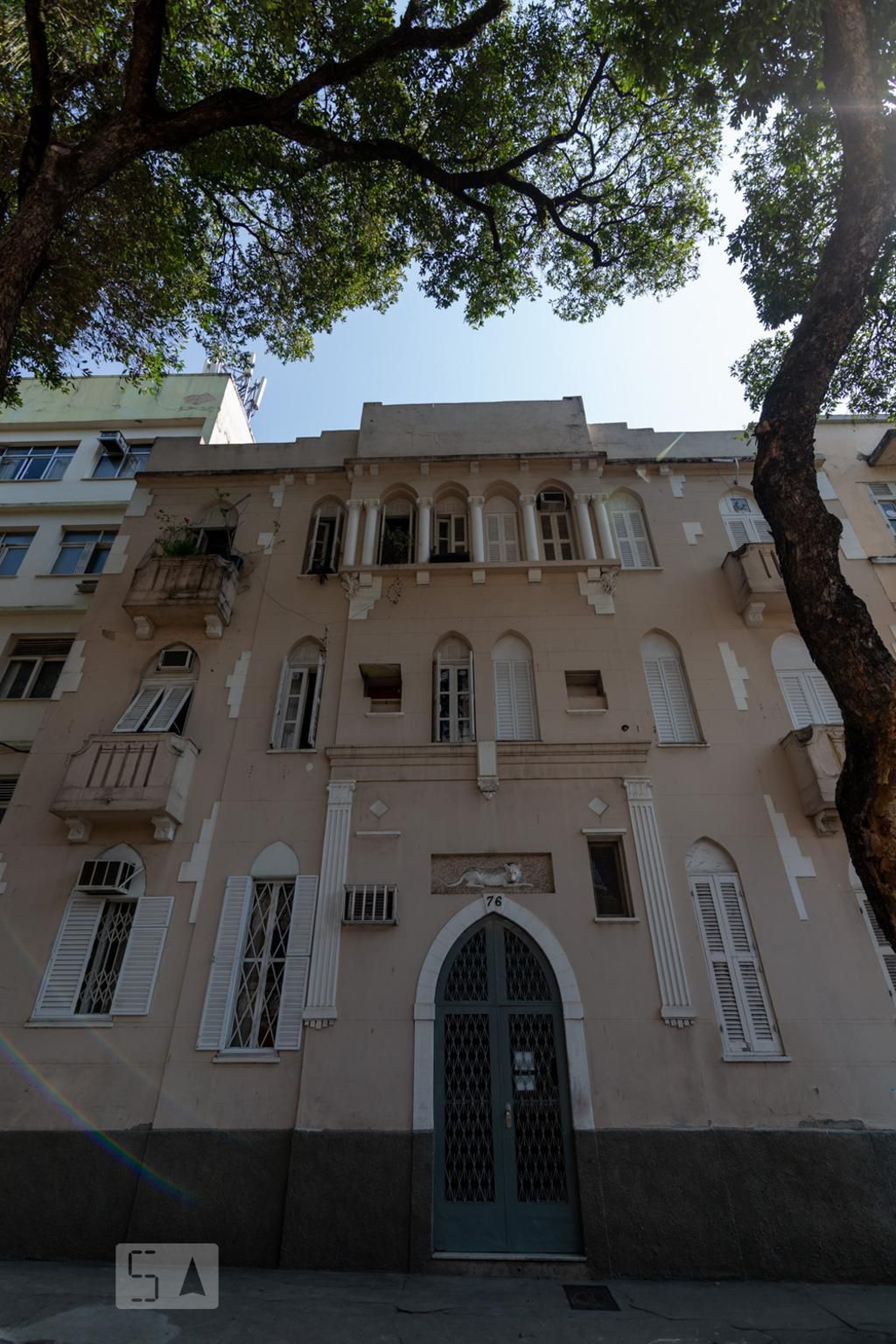 Fachada Condomínio em Rua Maia de Lacerda, 76