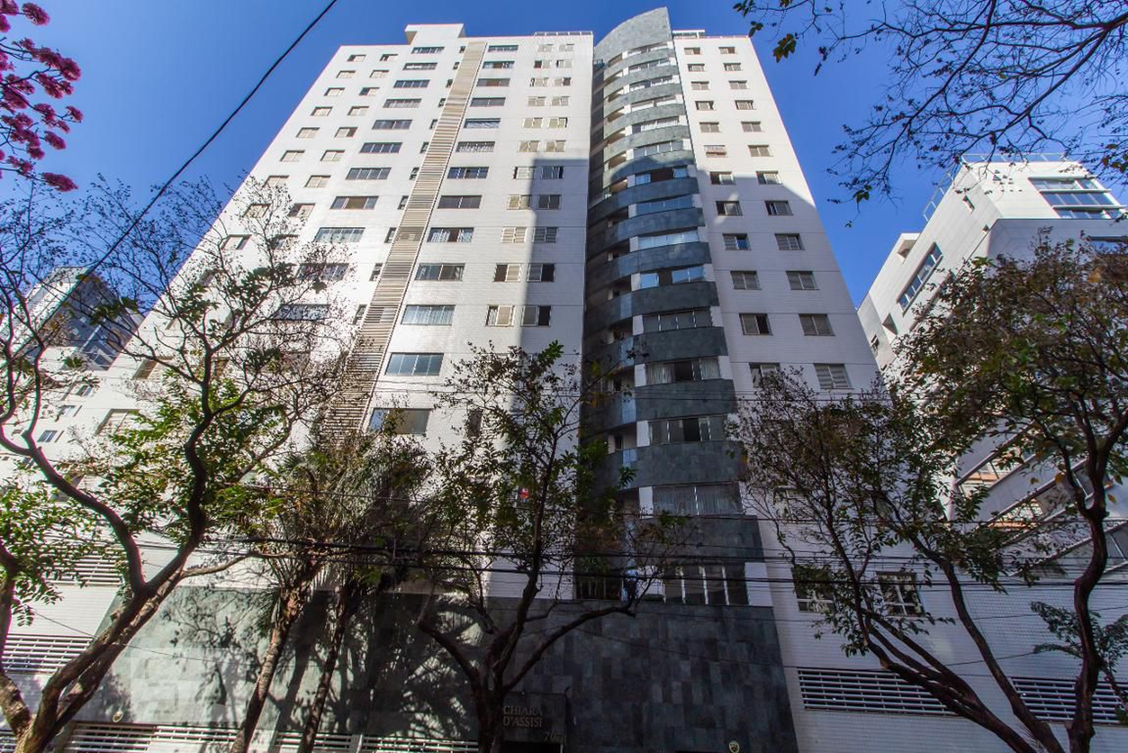 Fachada Condomínio em Rua Cachoeira, 707