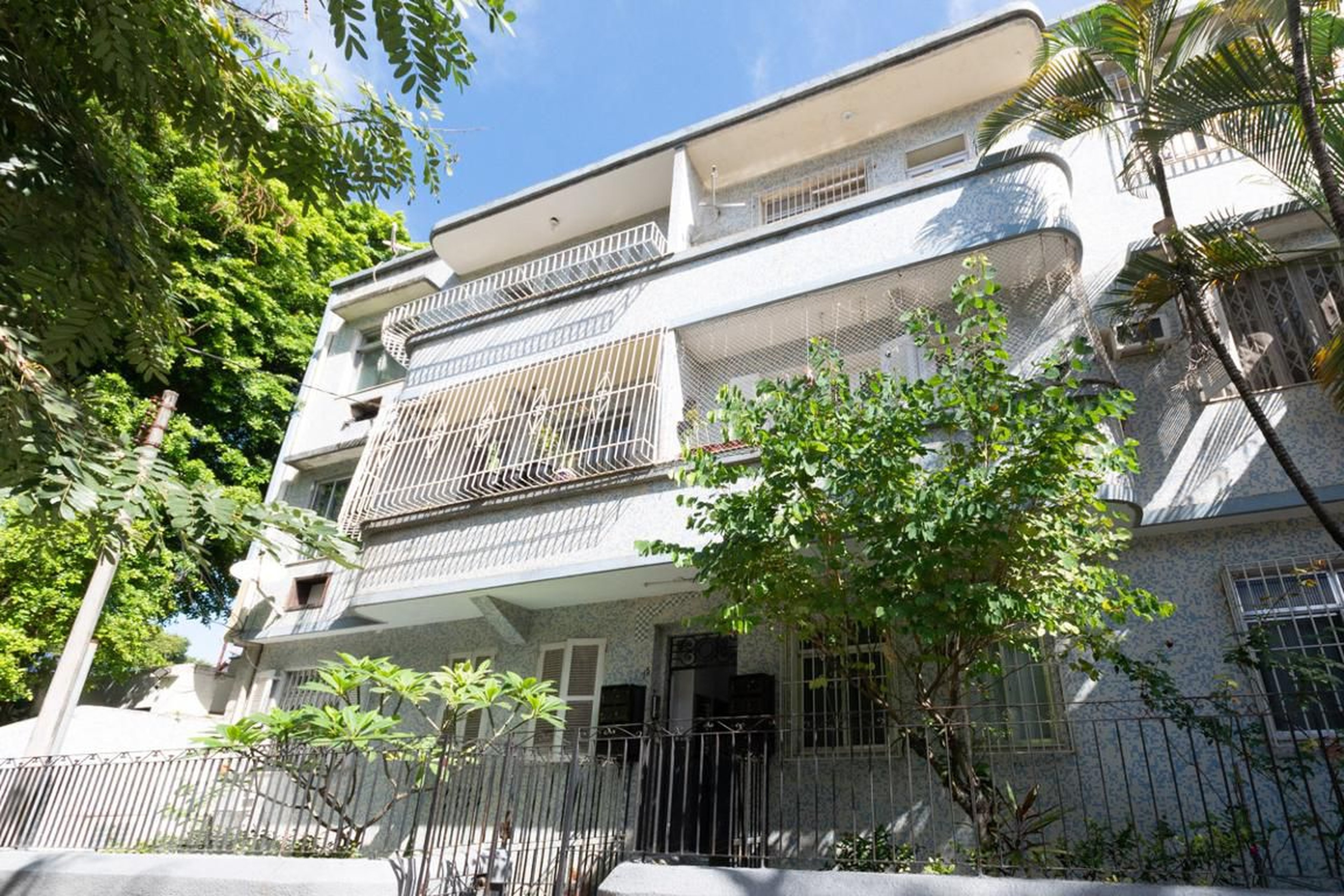 Fachada Condomínio em Rua Pereira de Almeida, 15