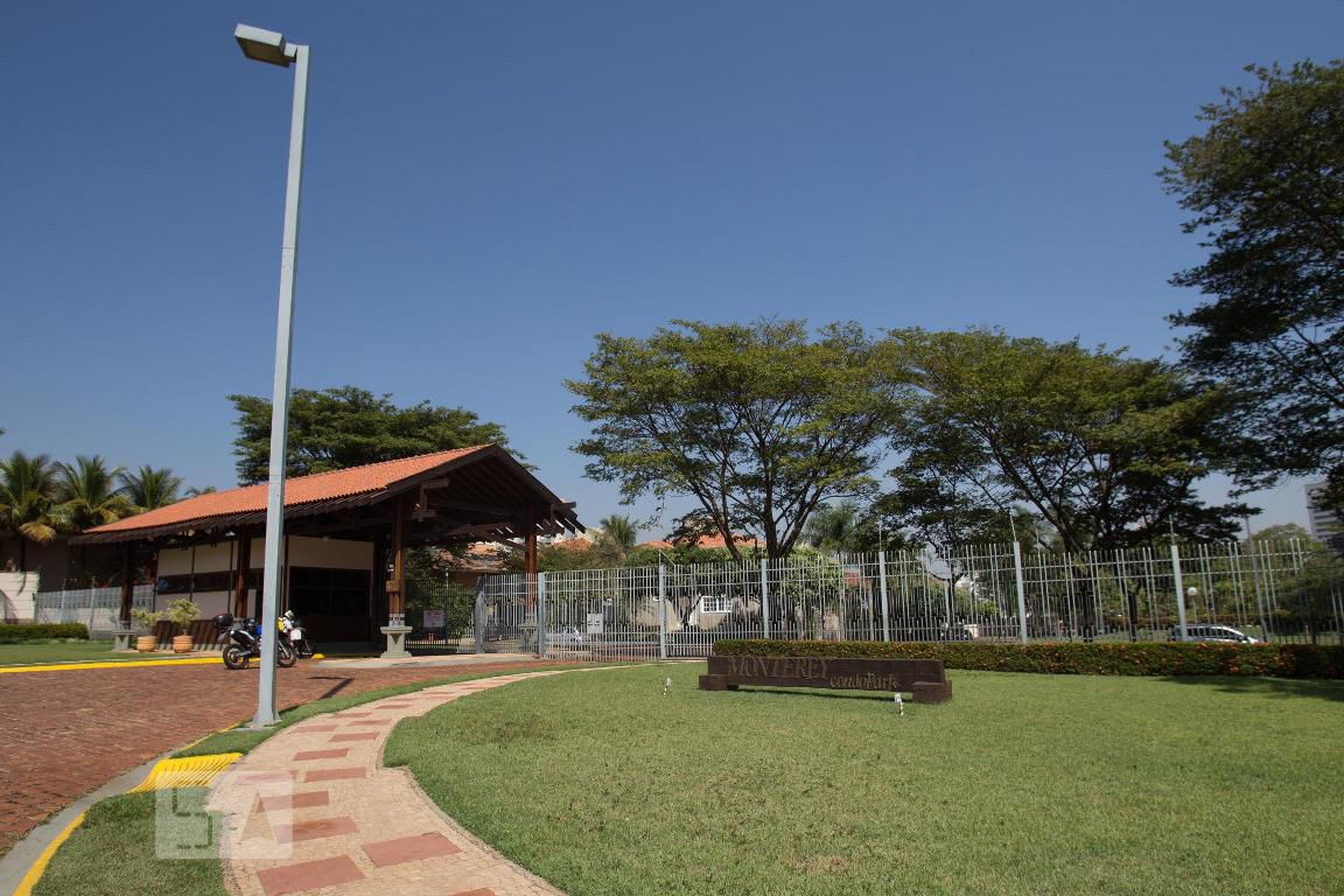 Fachada do condomínio Condomínio Monterey  Park