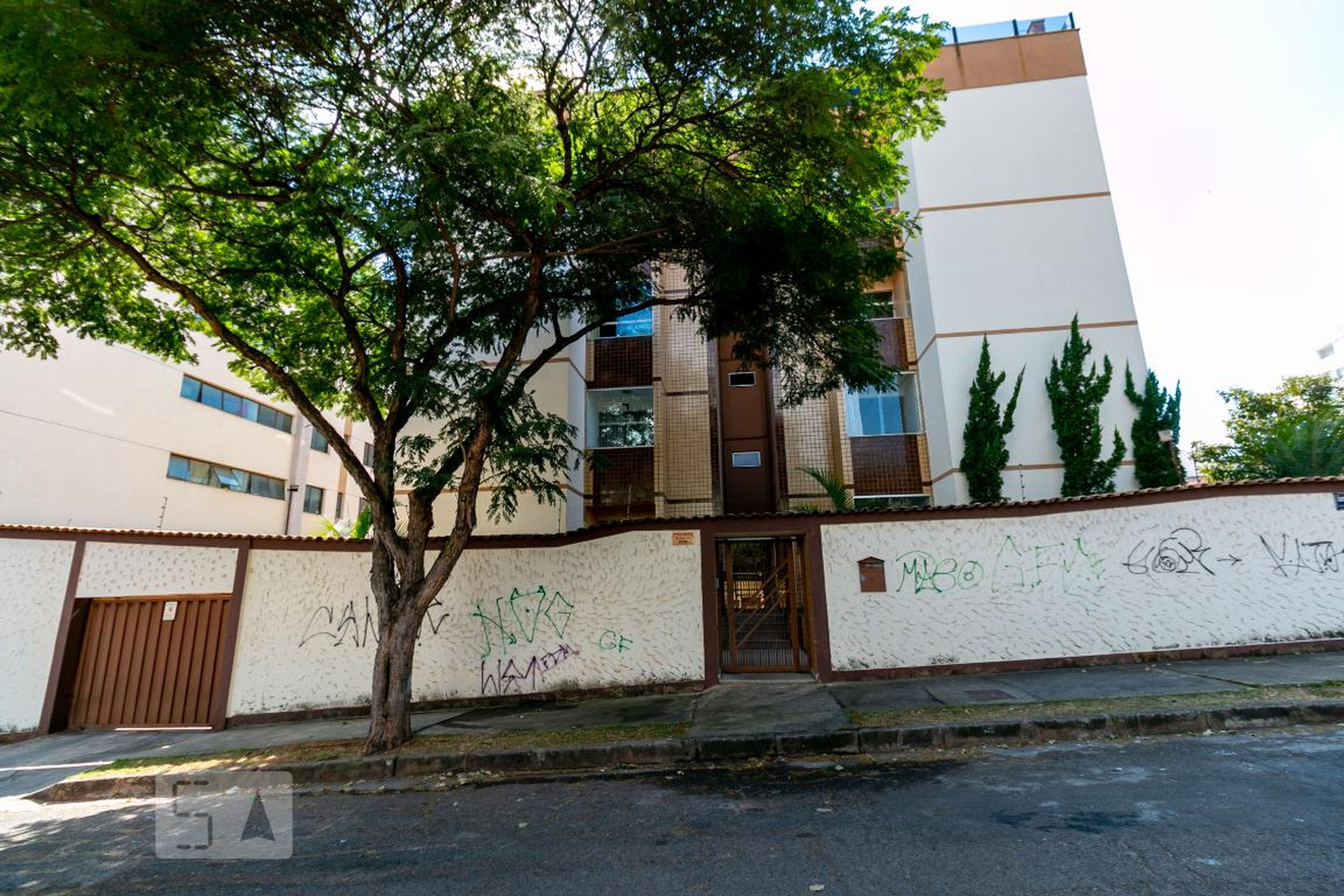 Fachada Condomínio em Rua Castelo de Amieira, 12