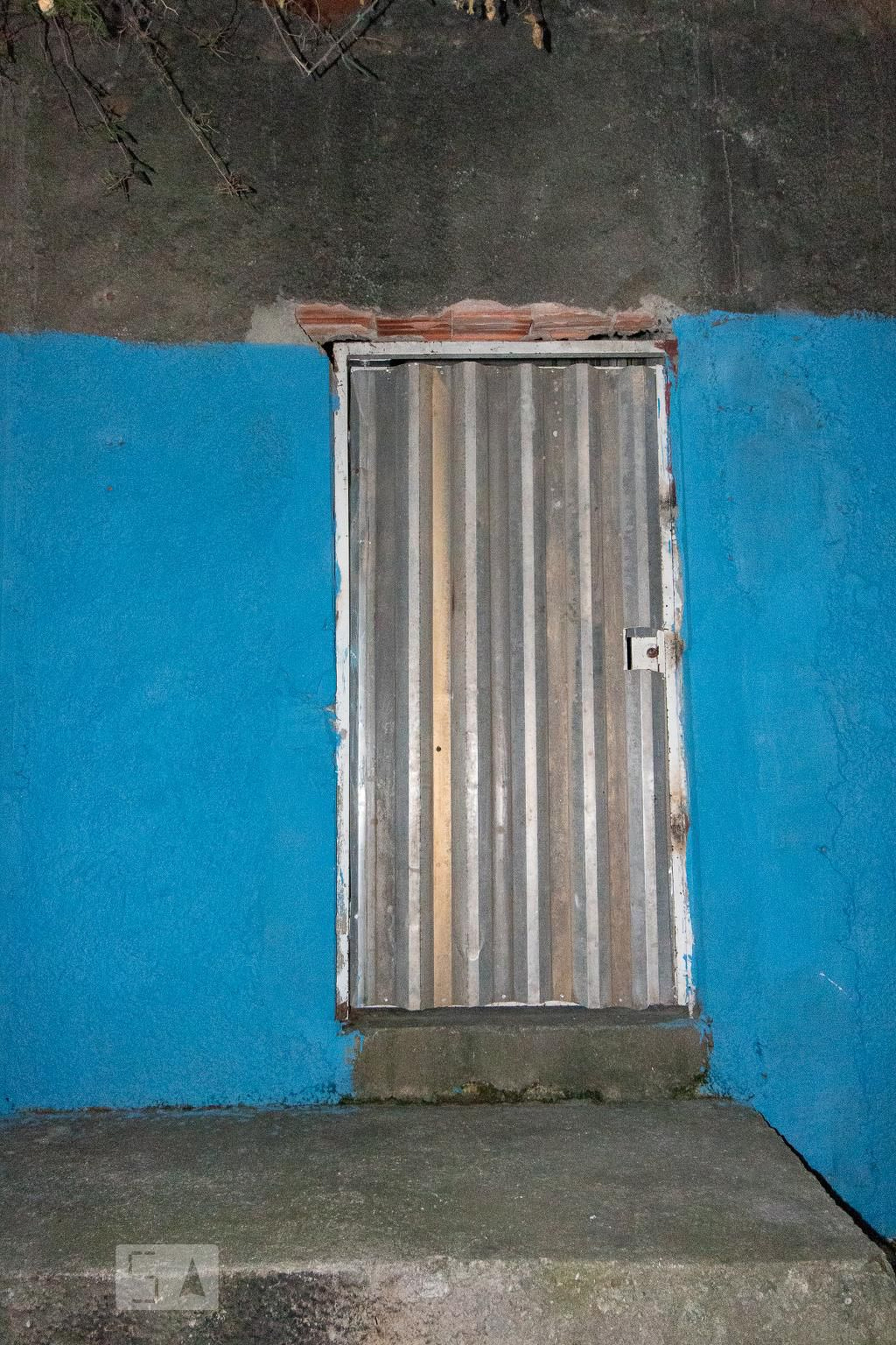 Fachada Condomínio em Rua Uvilha, 153