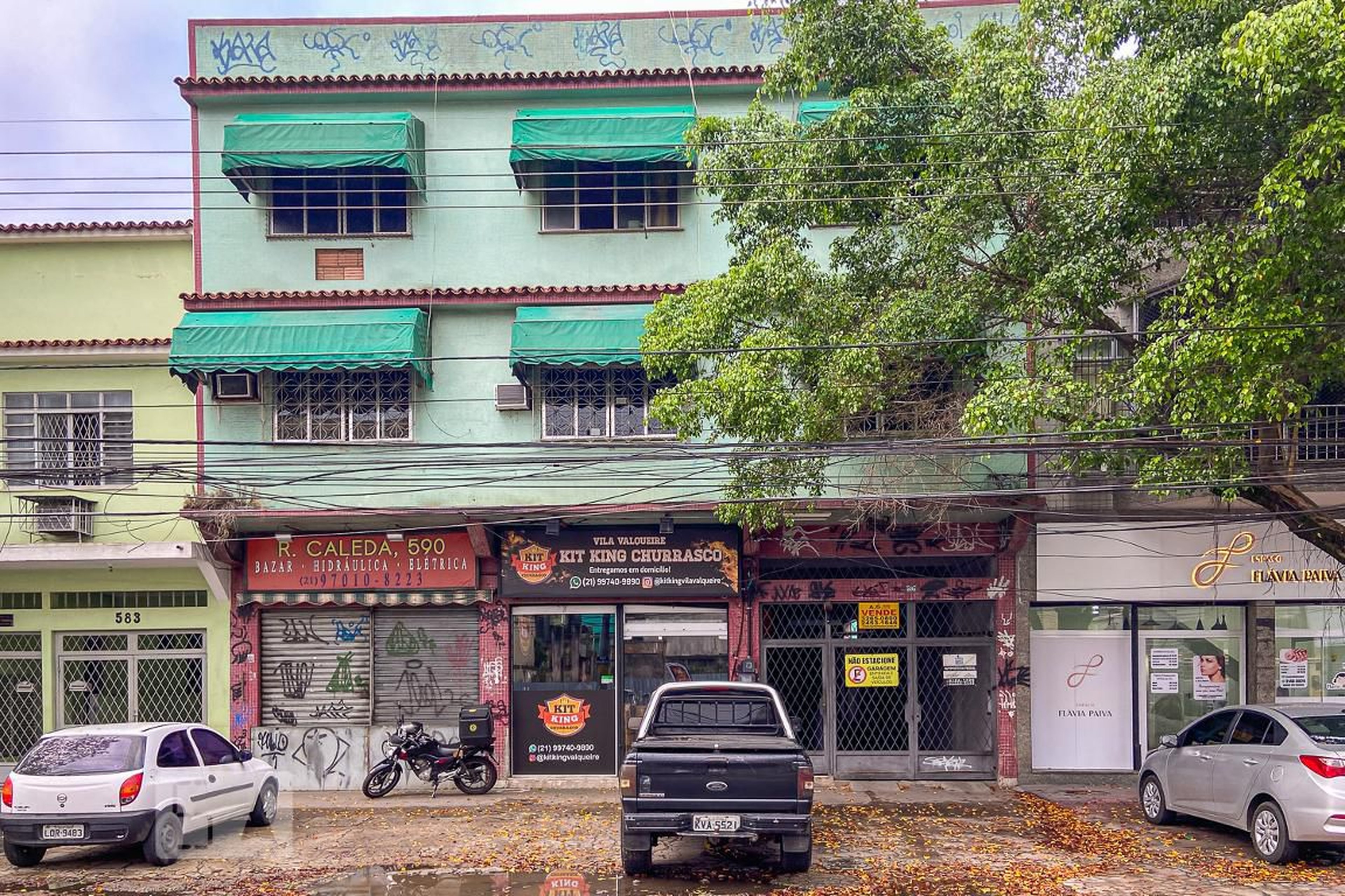 Fachada Condomínio em Rua Luiz Beltrão, 595