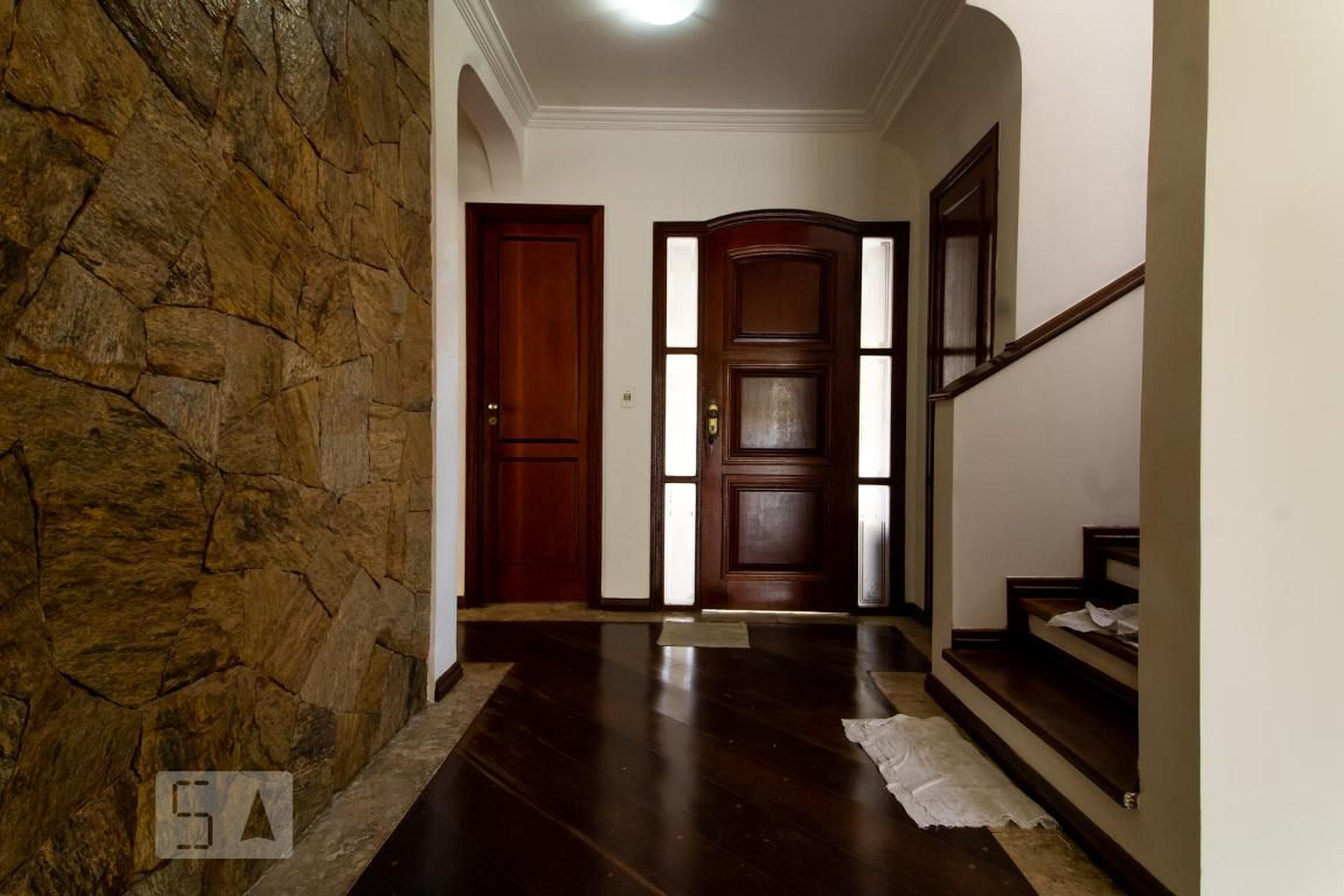 Hall de Entrada Condomínio em Alameda Jade, 98