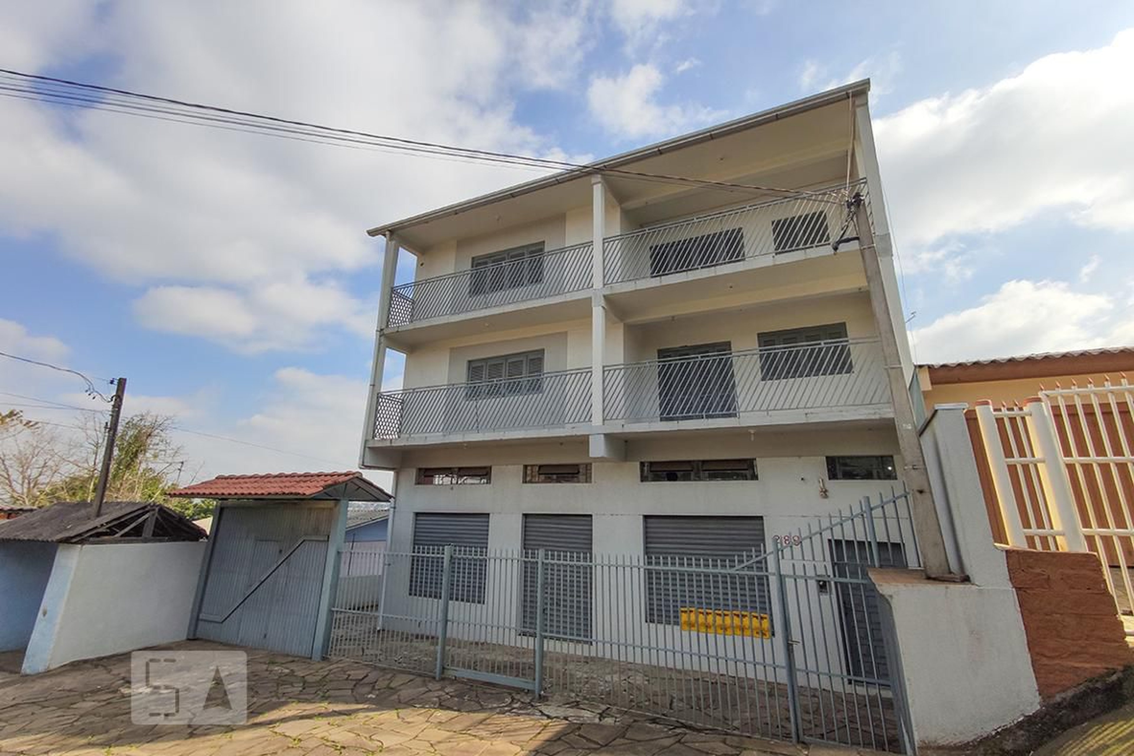 Fachada Condomínio em Rua Ângelo Provenzano, 288