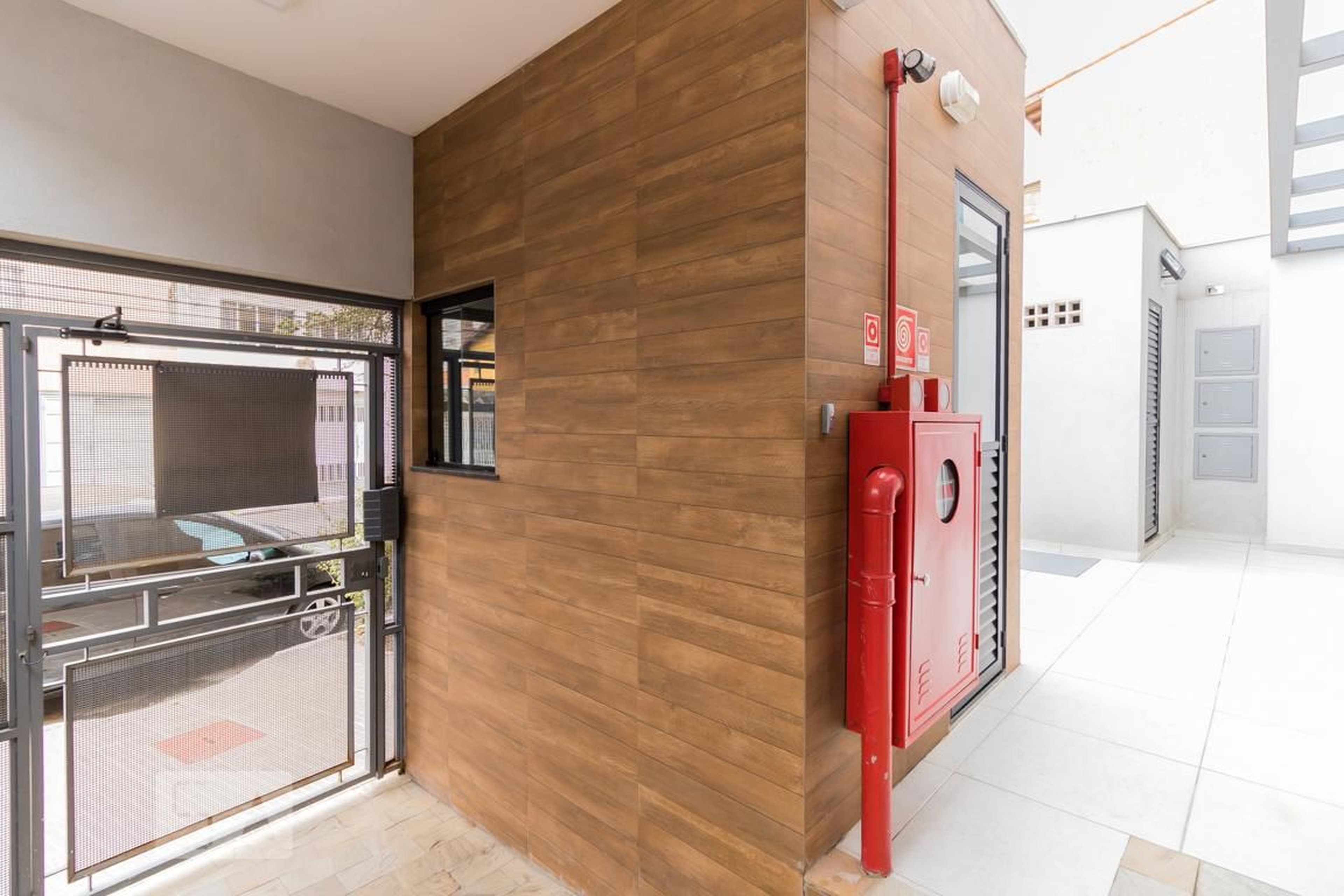 Entrada - East Penha