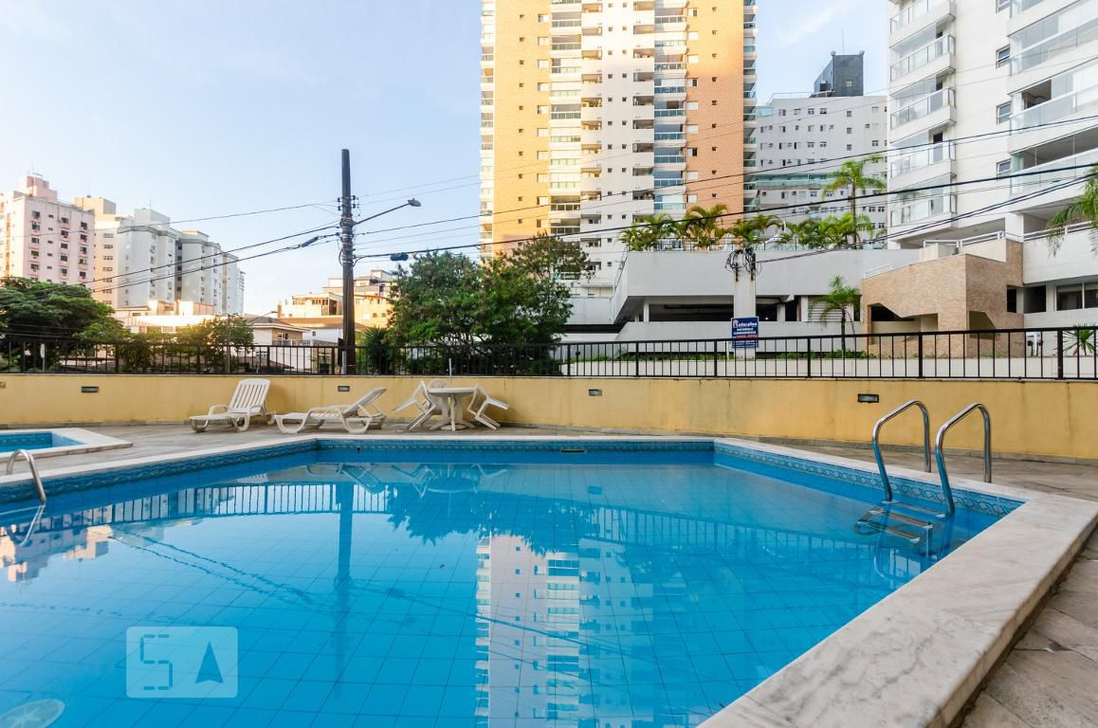 Piscina - Edifício Pentágono Residence