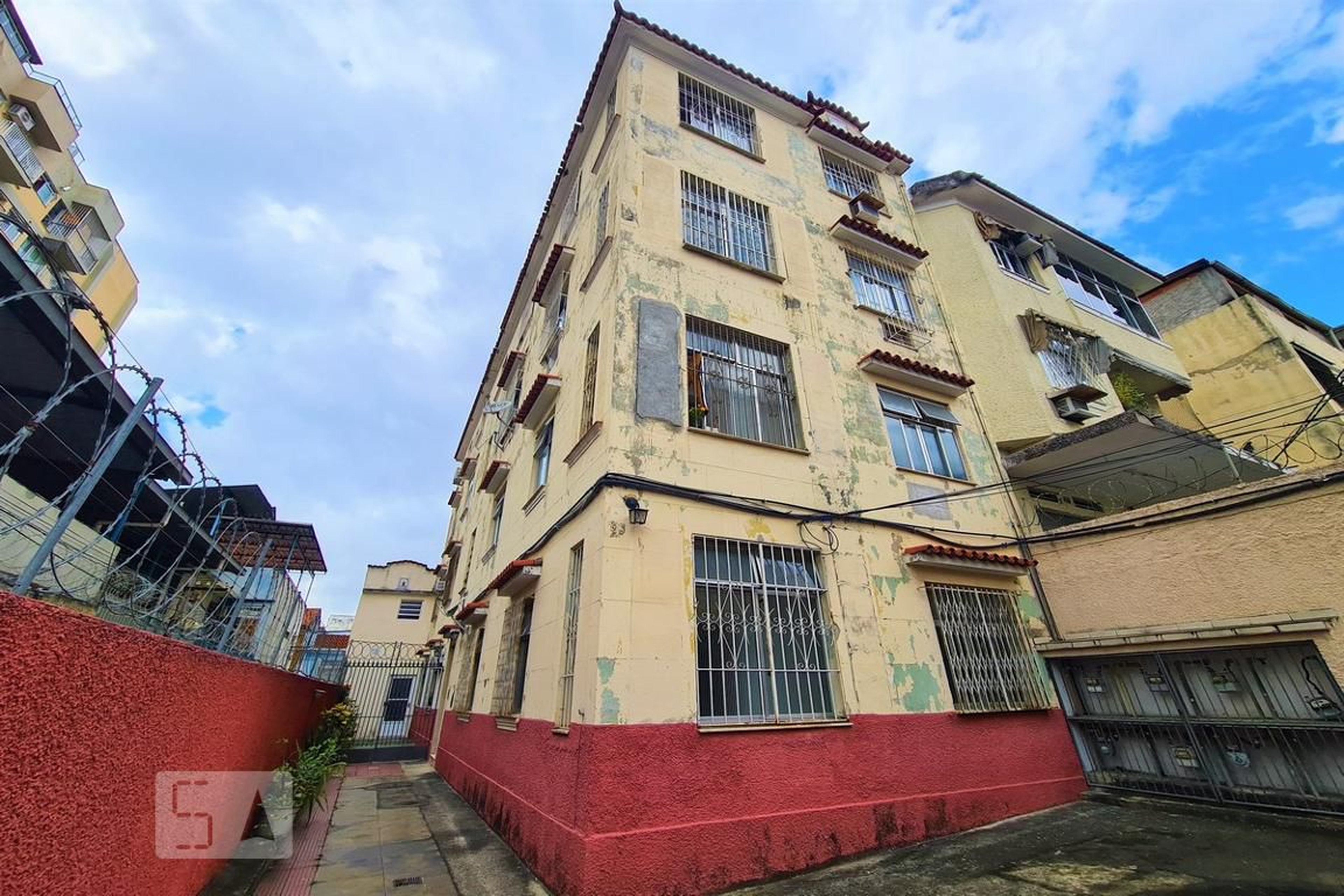 Fachada Condomínio em Rua Senador Jaguaribe, 23