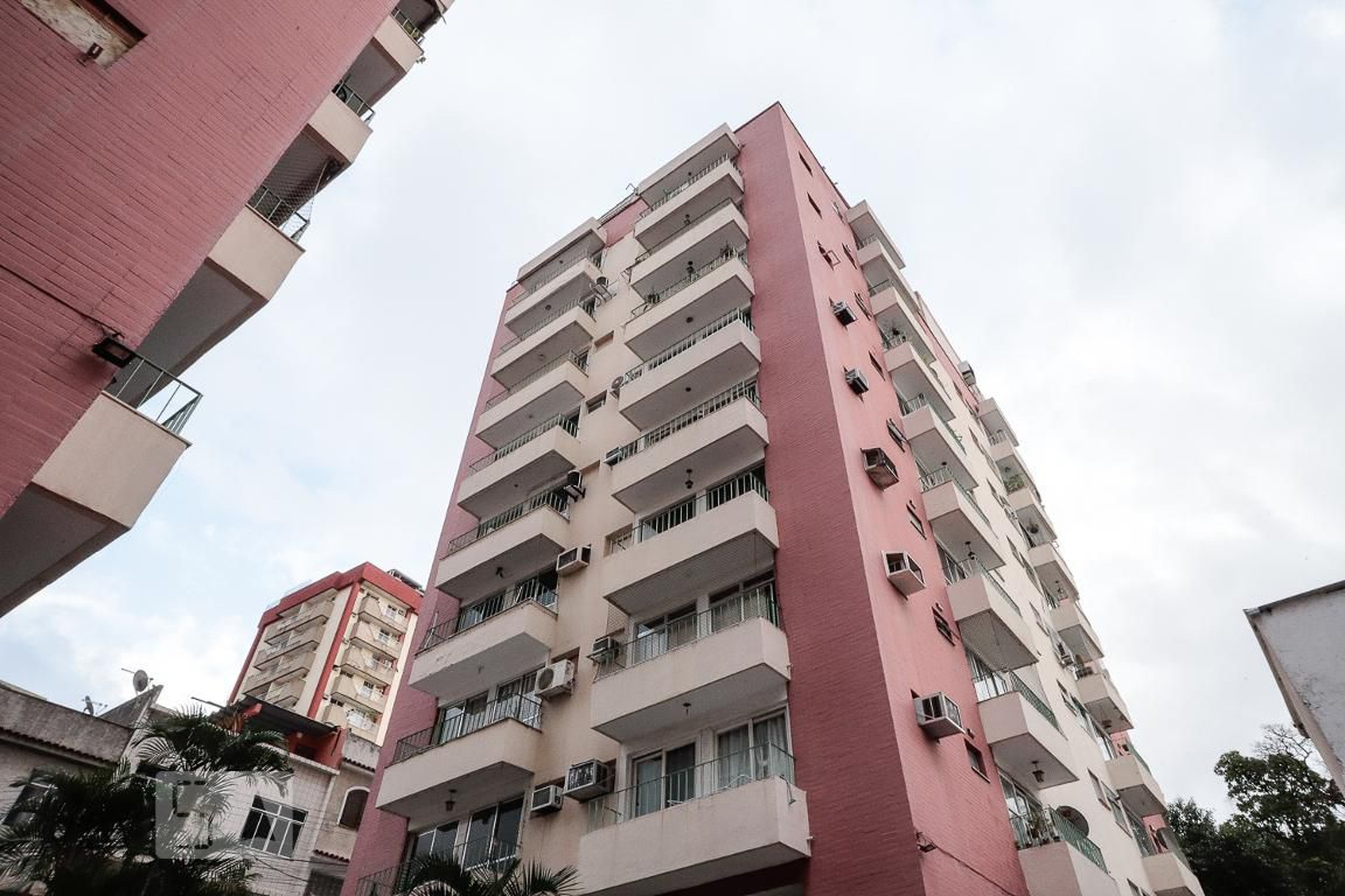 Fachada Condomínio em Rua Conselheiro Ferraz, 33