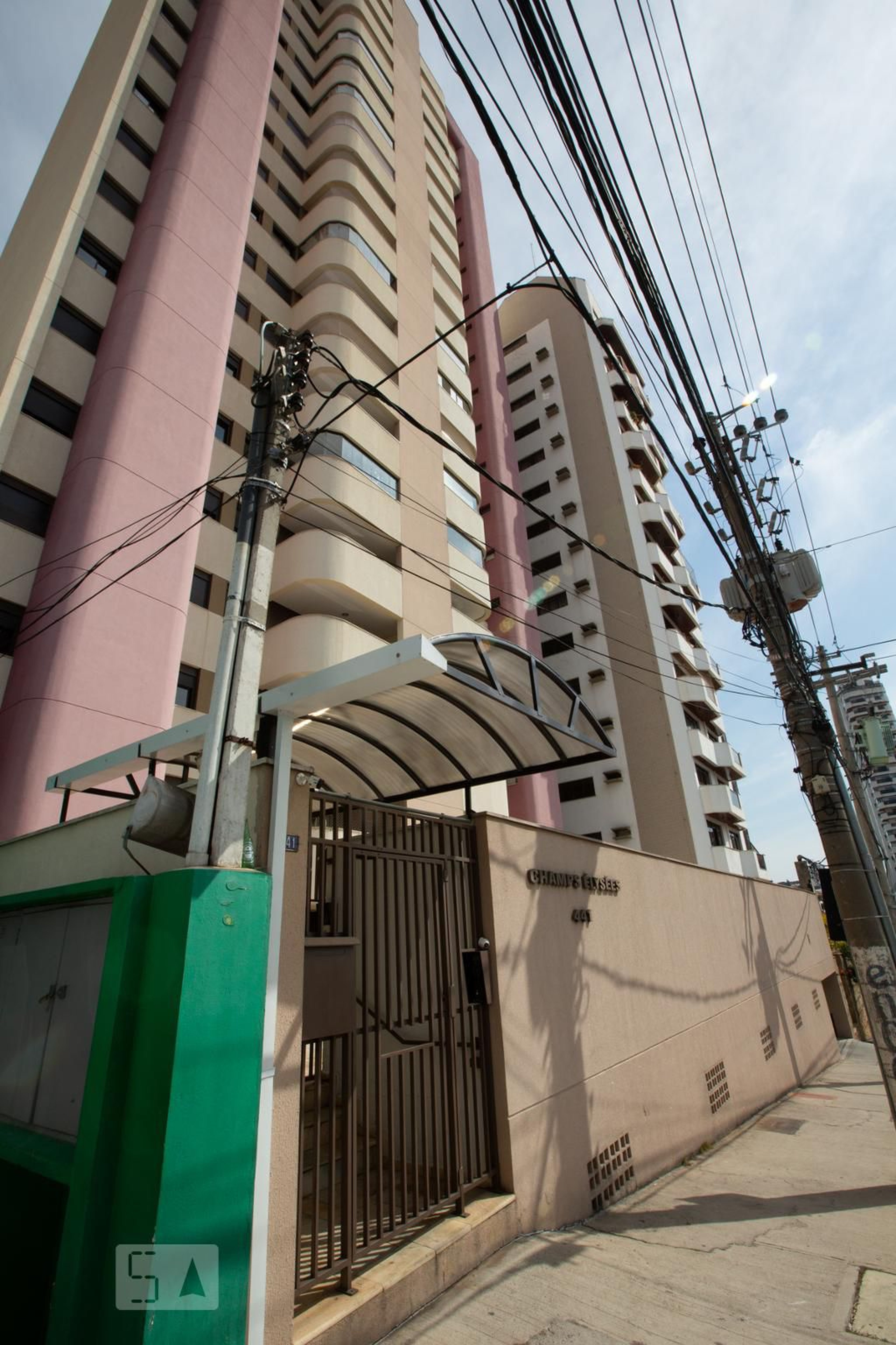Fachada do Prédio Condomínio Champs Elysees