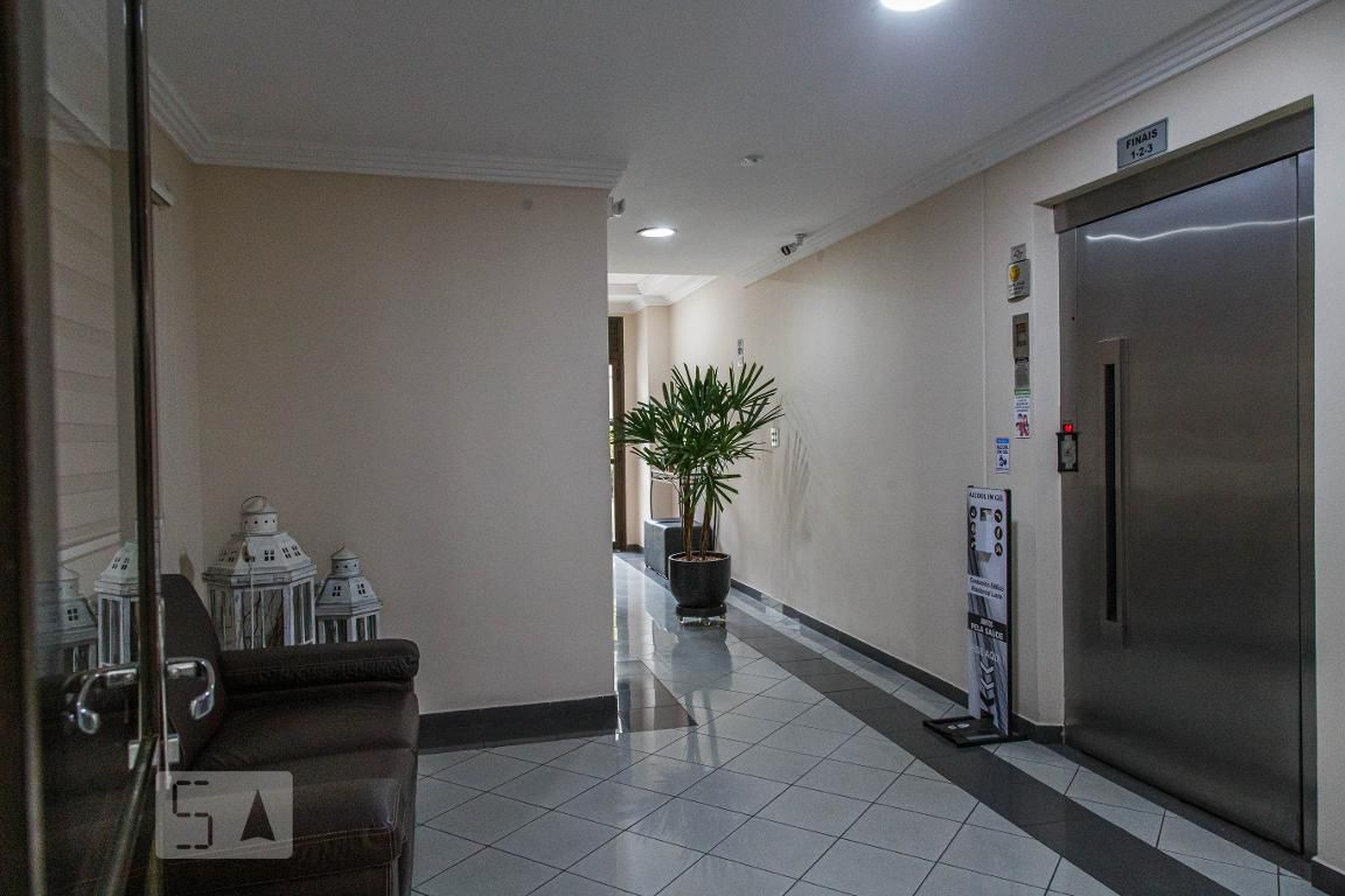 Hall de Entrada - Edifício Residencial Luana