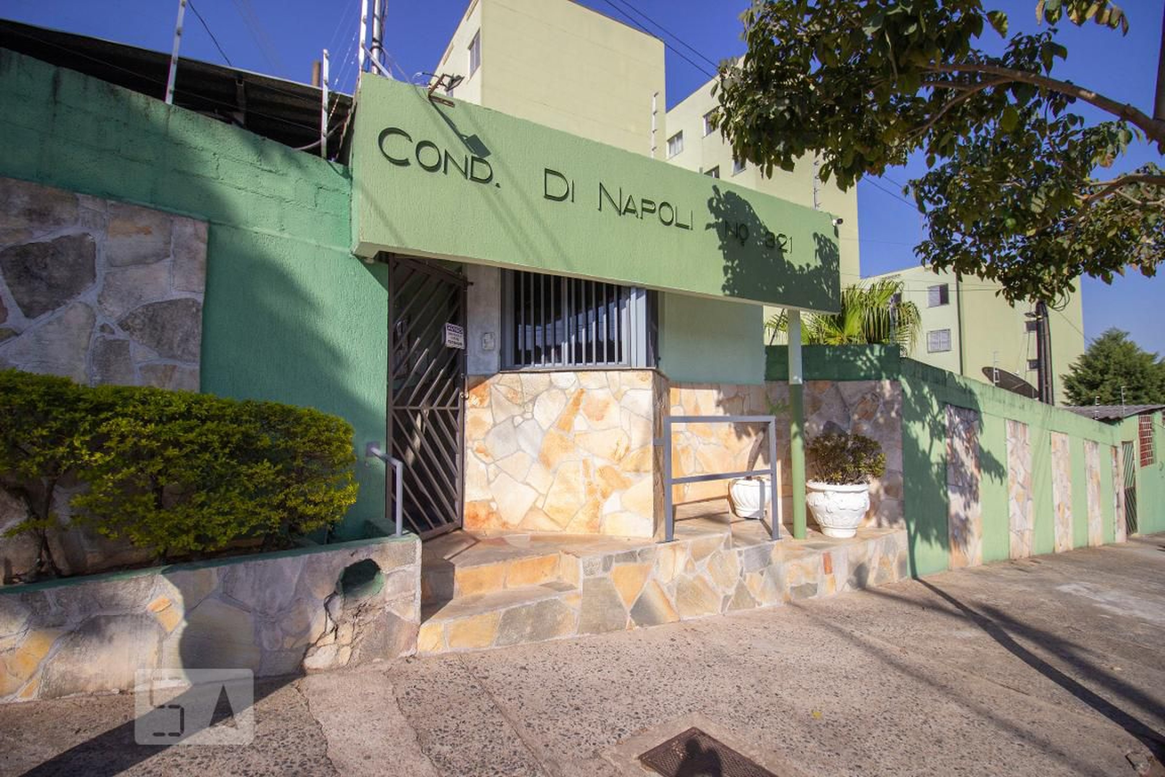 Fachada do Condomínio Condomínio DI Napoli