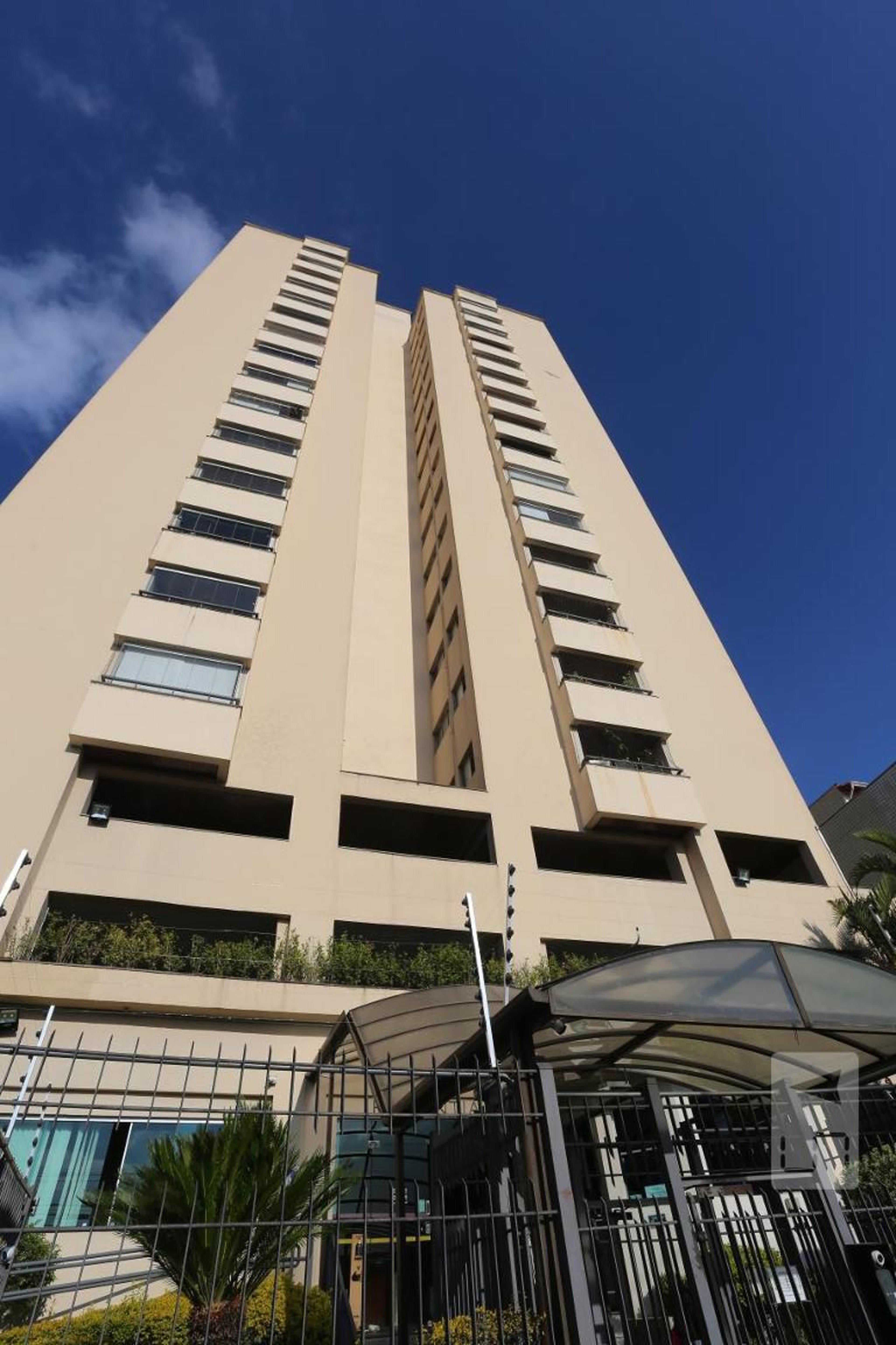 Fachada do Condomínio Condomínio Cintia