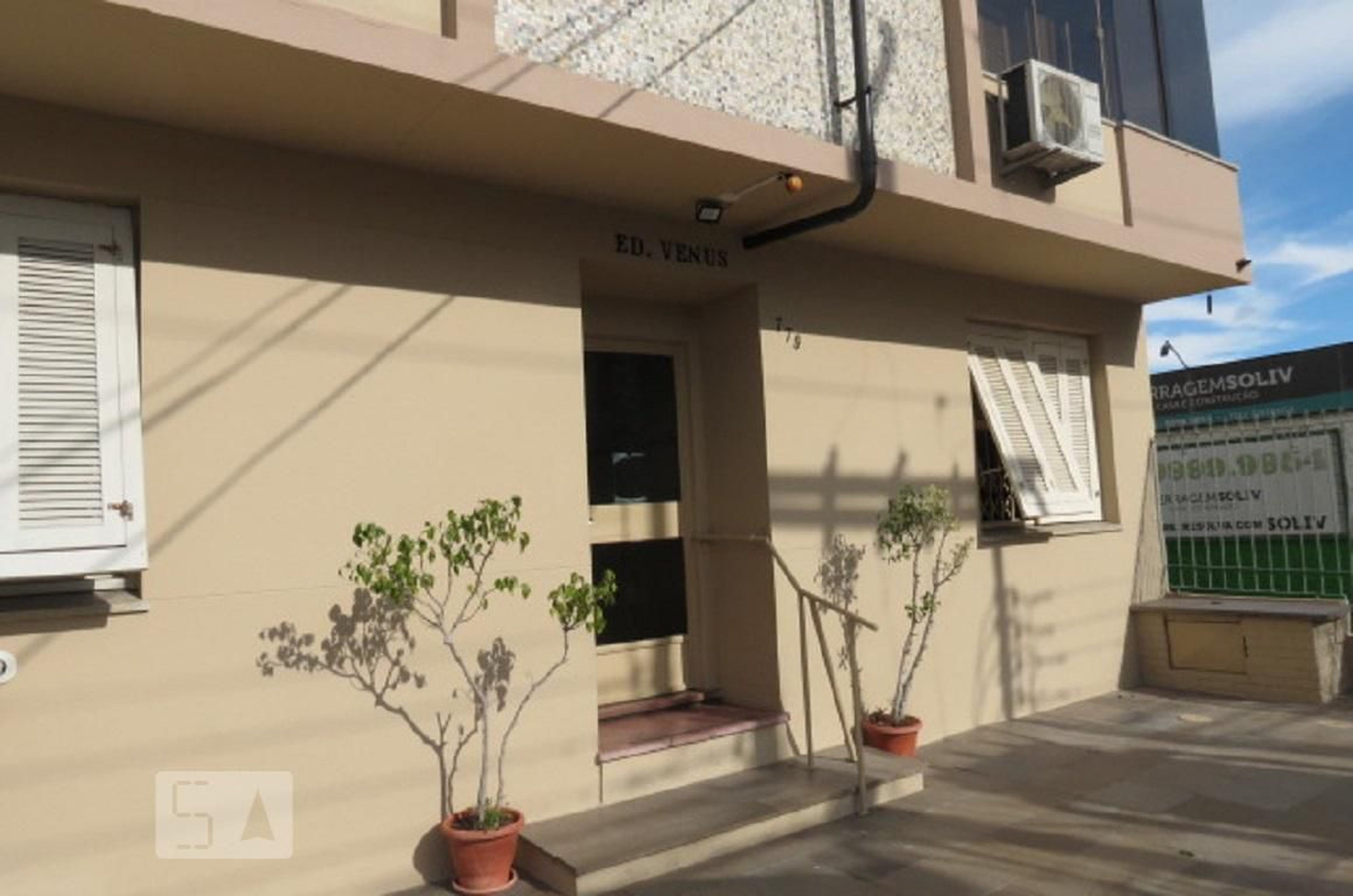 Fachada Condomínio em Rua Santana, 779
