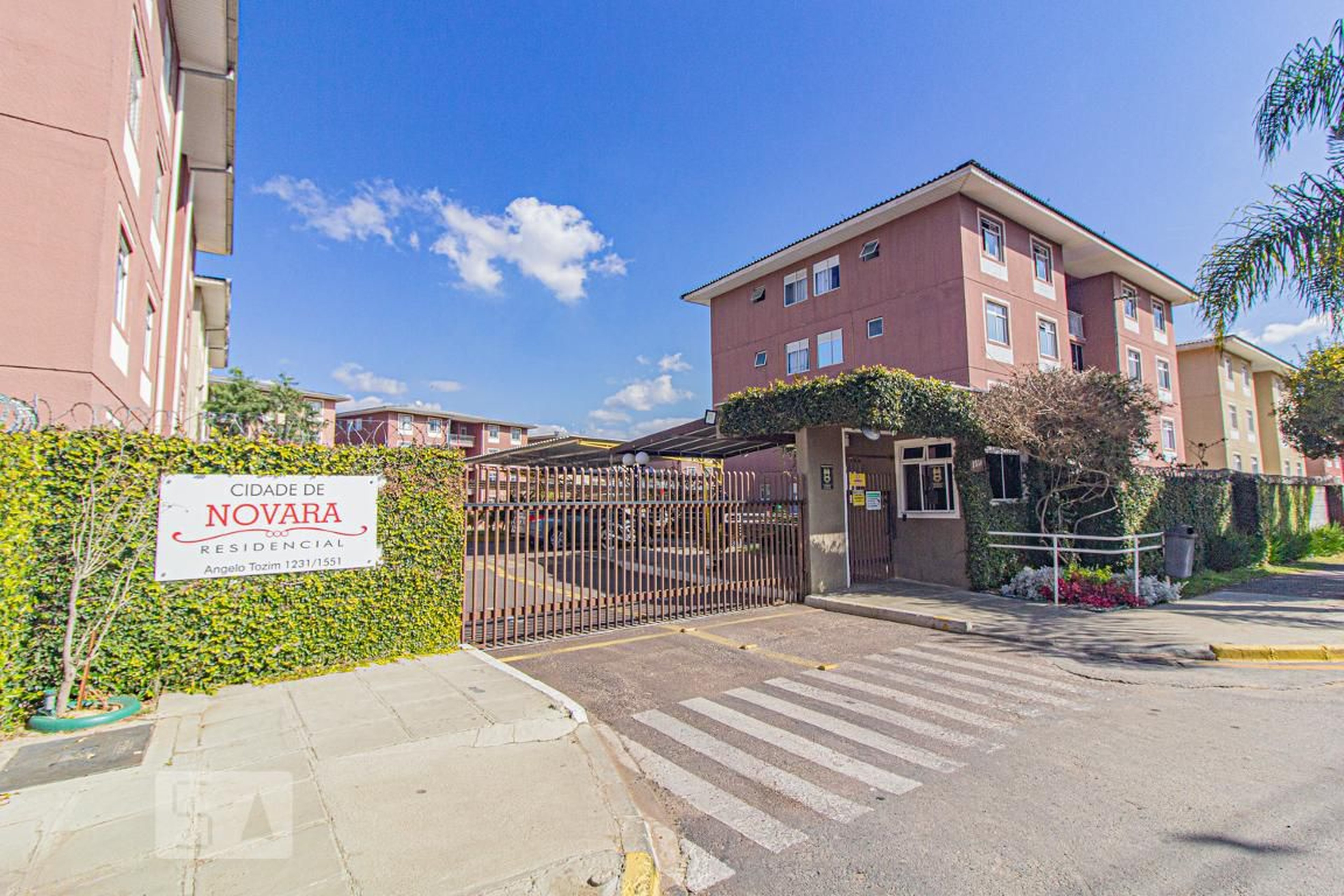 Fachada do Condomínio Condomínio Cidade de Novara