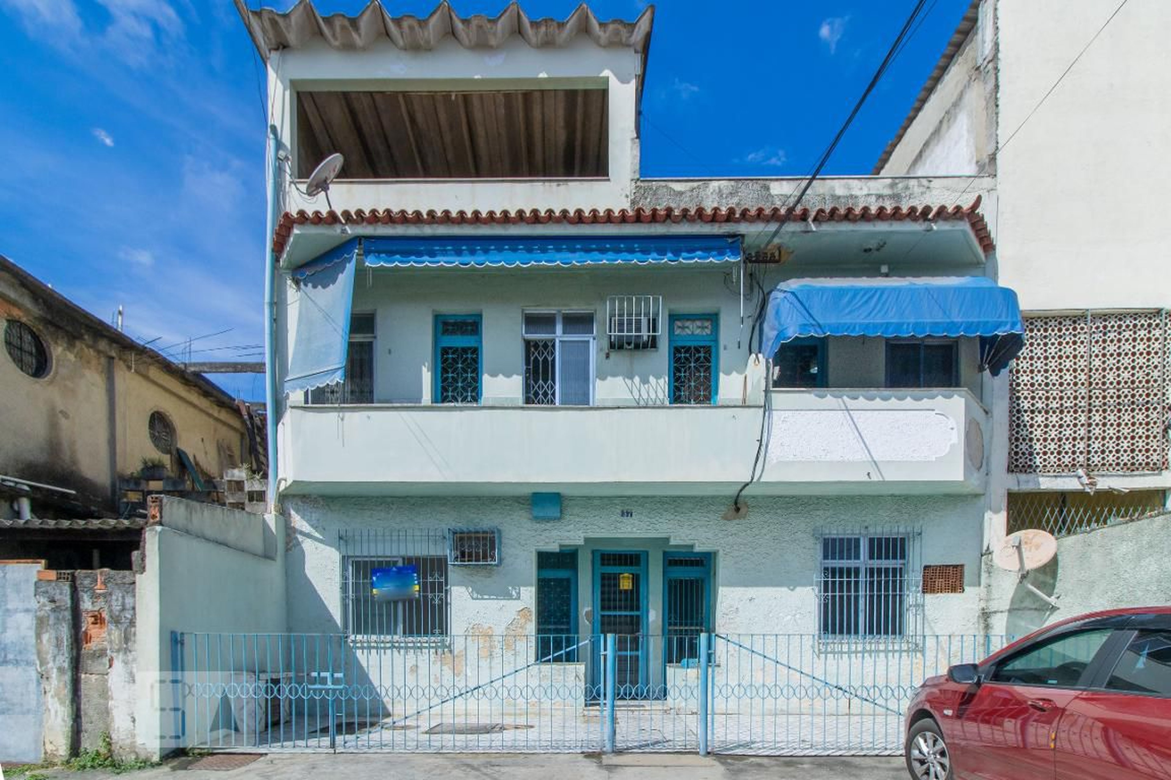 Fachada Condomínio em Rua Joaquim Rodrigues, 37