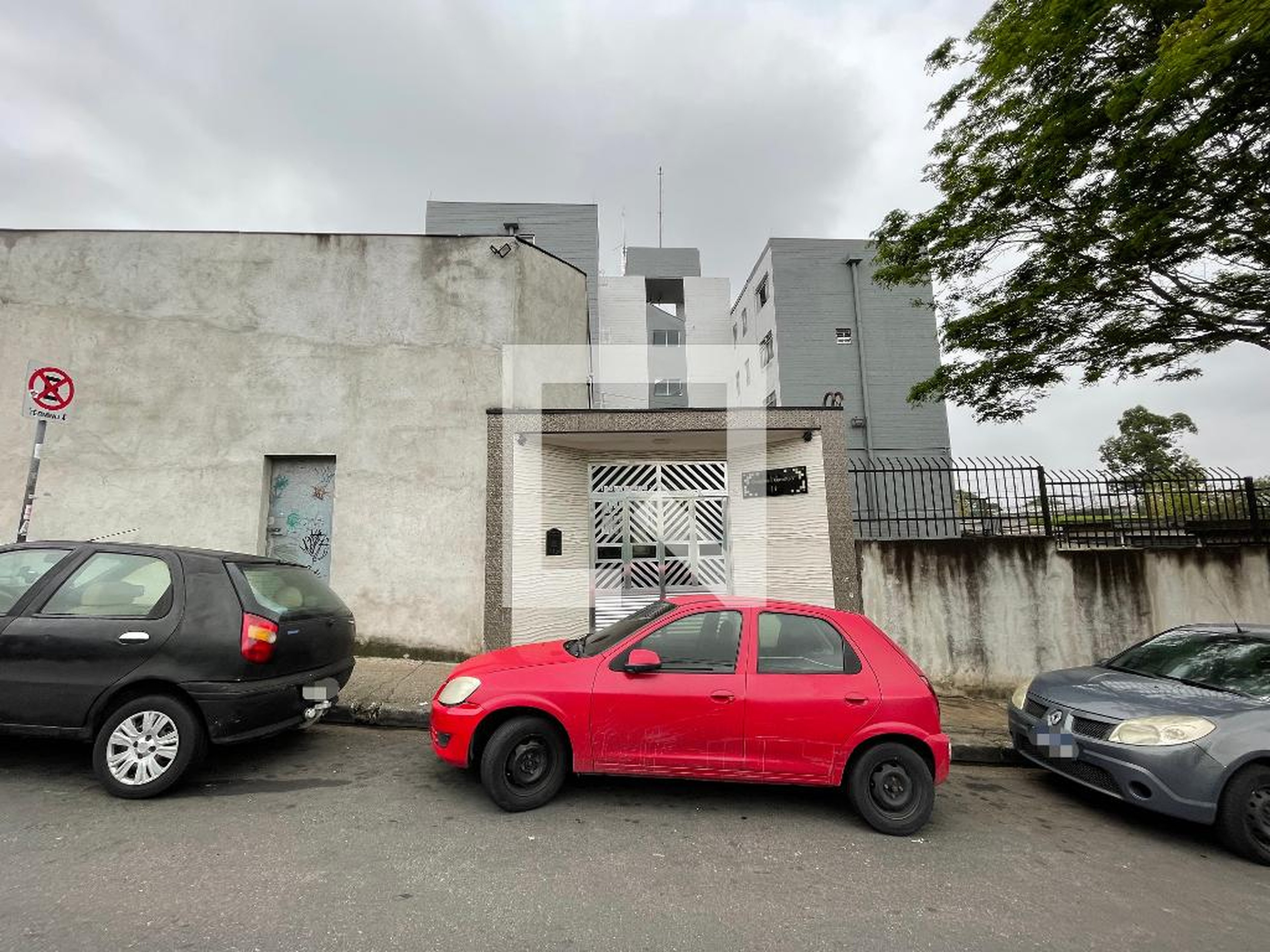 Fachada Condomínio em Rua Domingos Francisco Lisboa, 44
