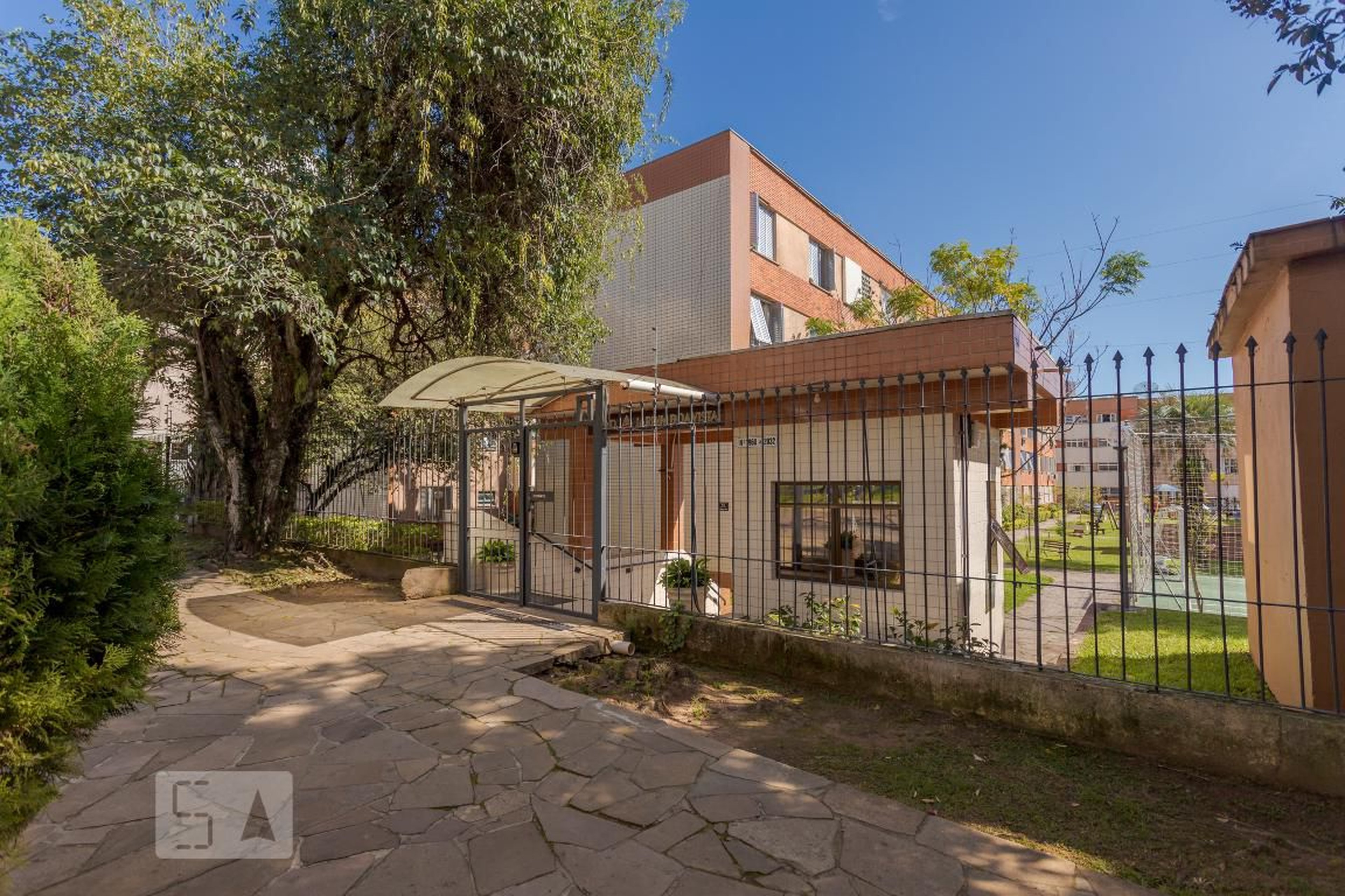 Fachada Condomínio em Rua Anita Garibaldi, 2032