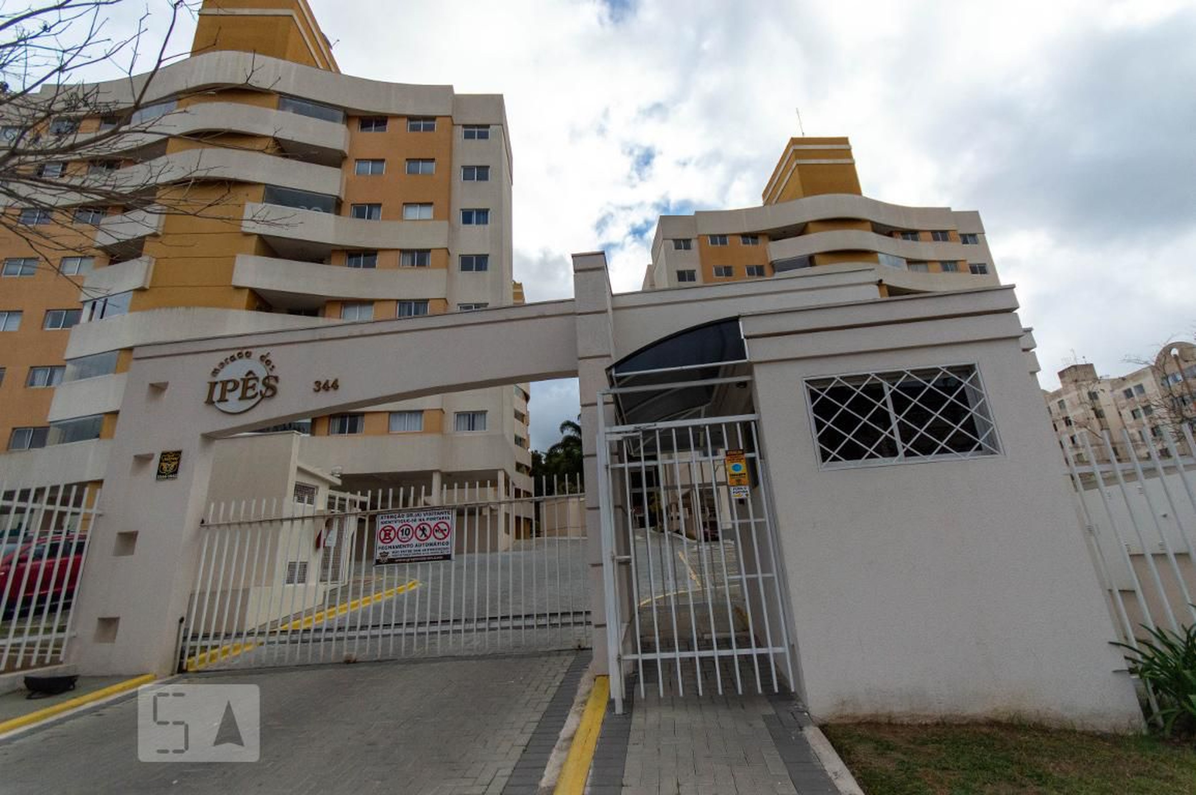 Fachada do Condomínio Condomínio Morada dos Ipês