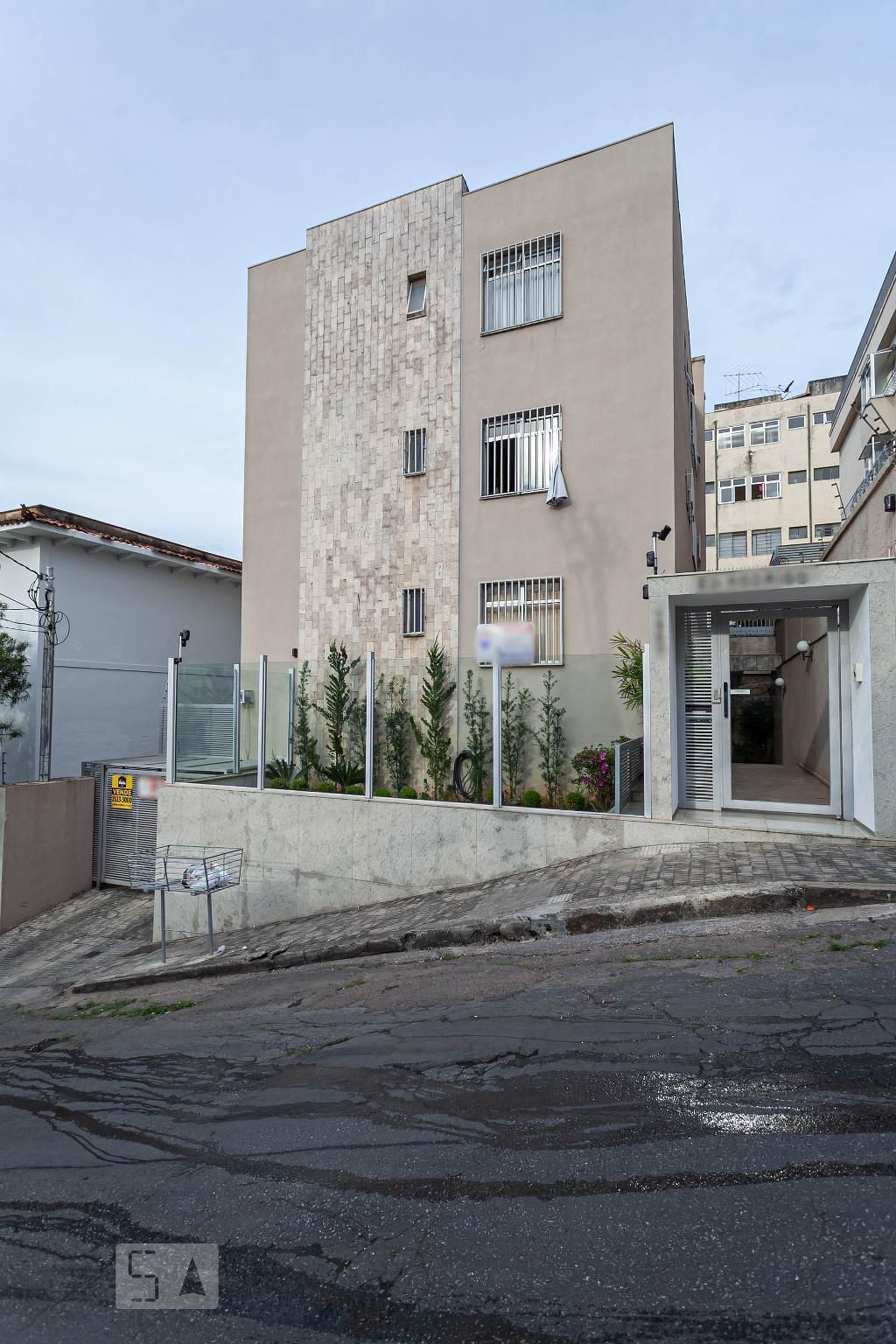 Fachada do prédio Condomínio em Rua Tenente Anastácio de Moura, 1057