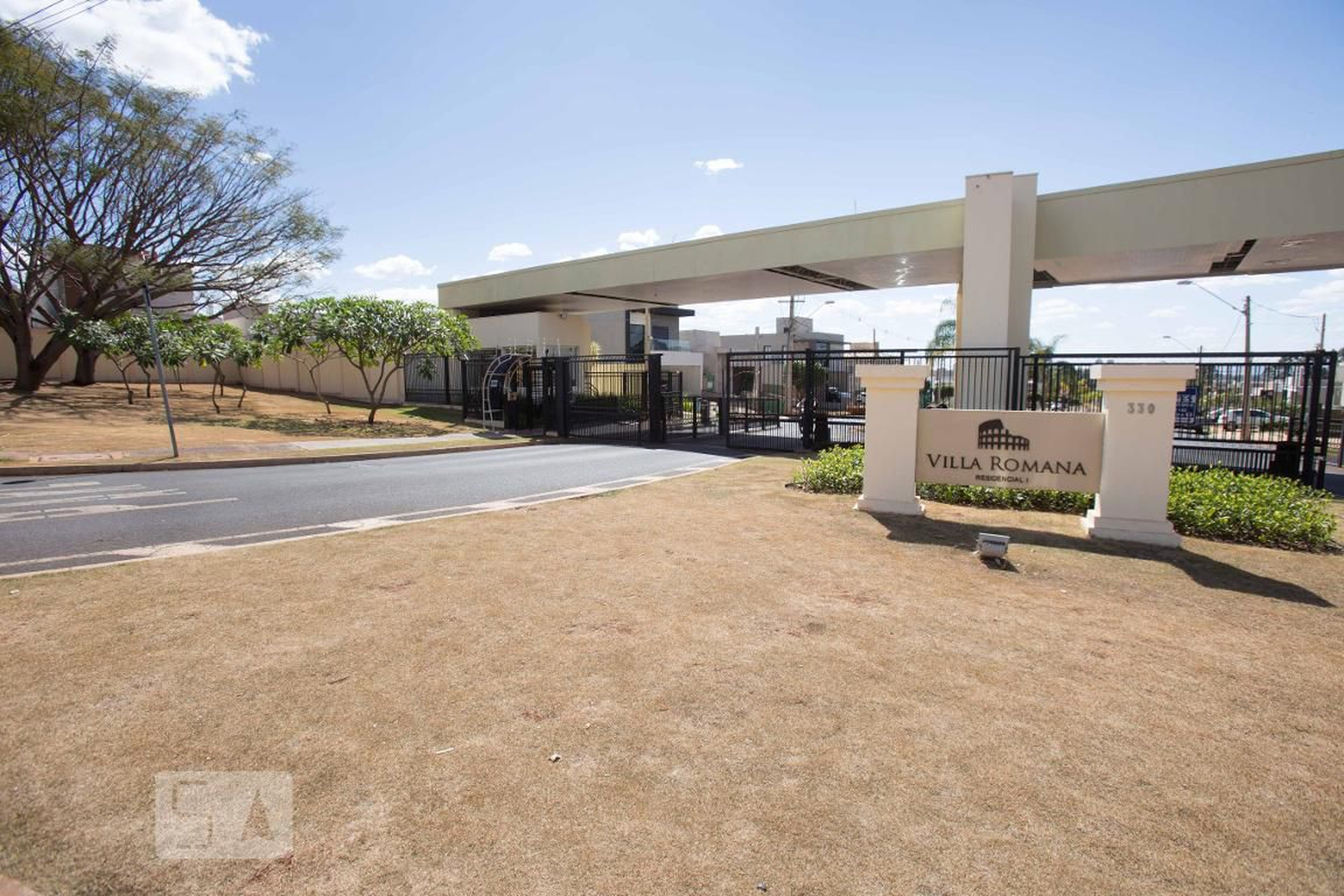 Fachada do condomínio Condomínio Vila Romana I