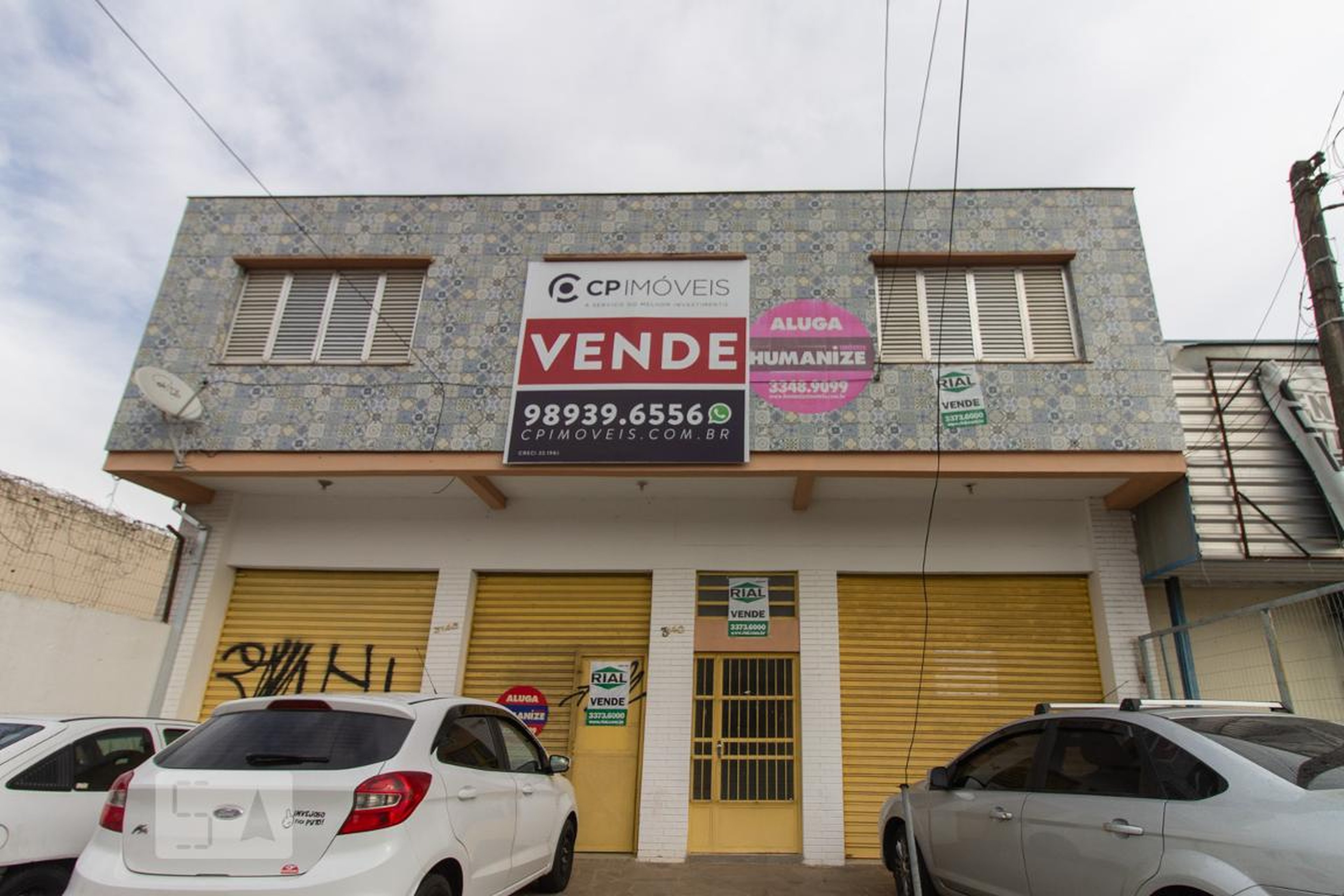 Fachada Condomínio em Rua Tenente Ary Tarragô, 3140
