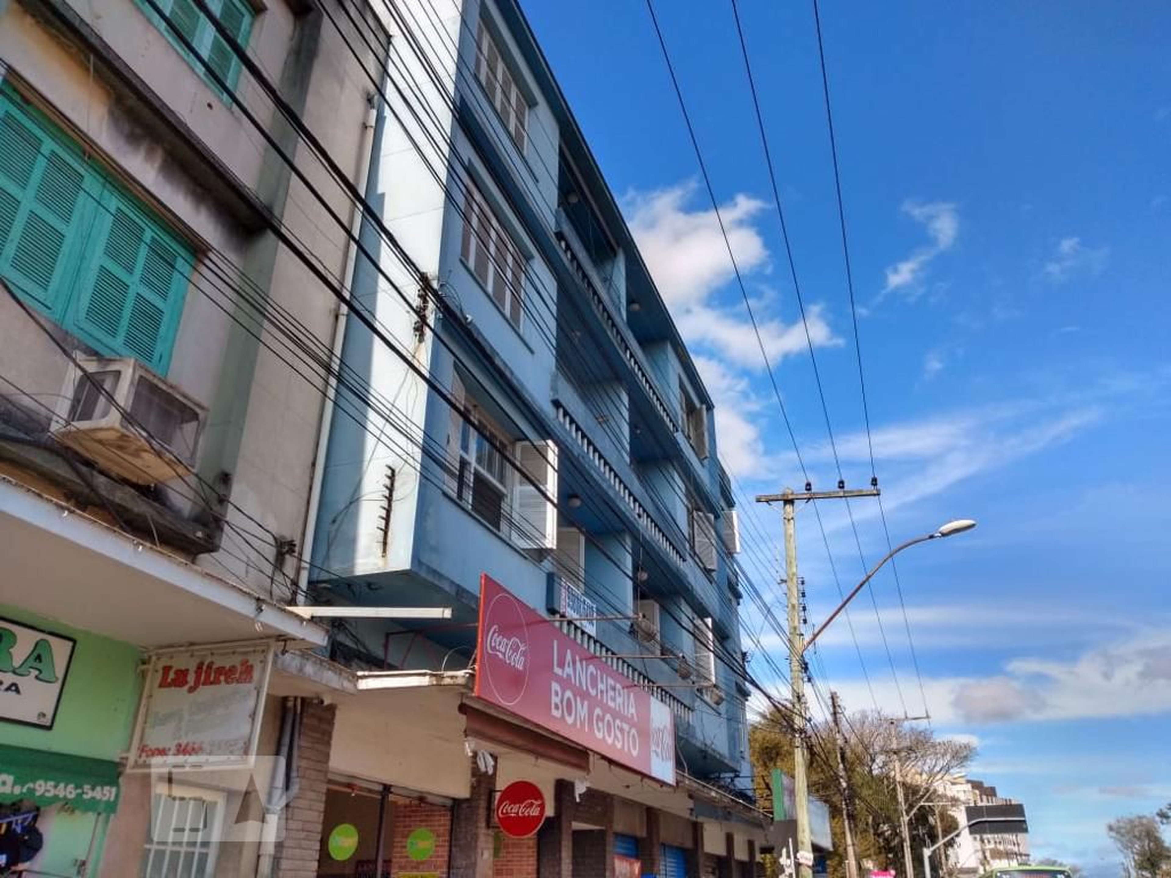 Fachada do Prédio Condomínio em Avenida Victor Barreto, 2768