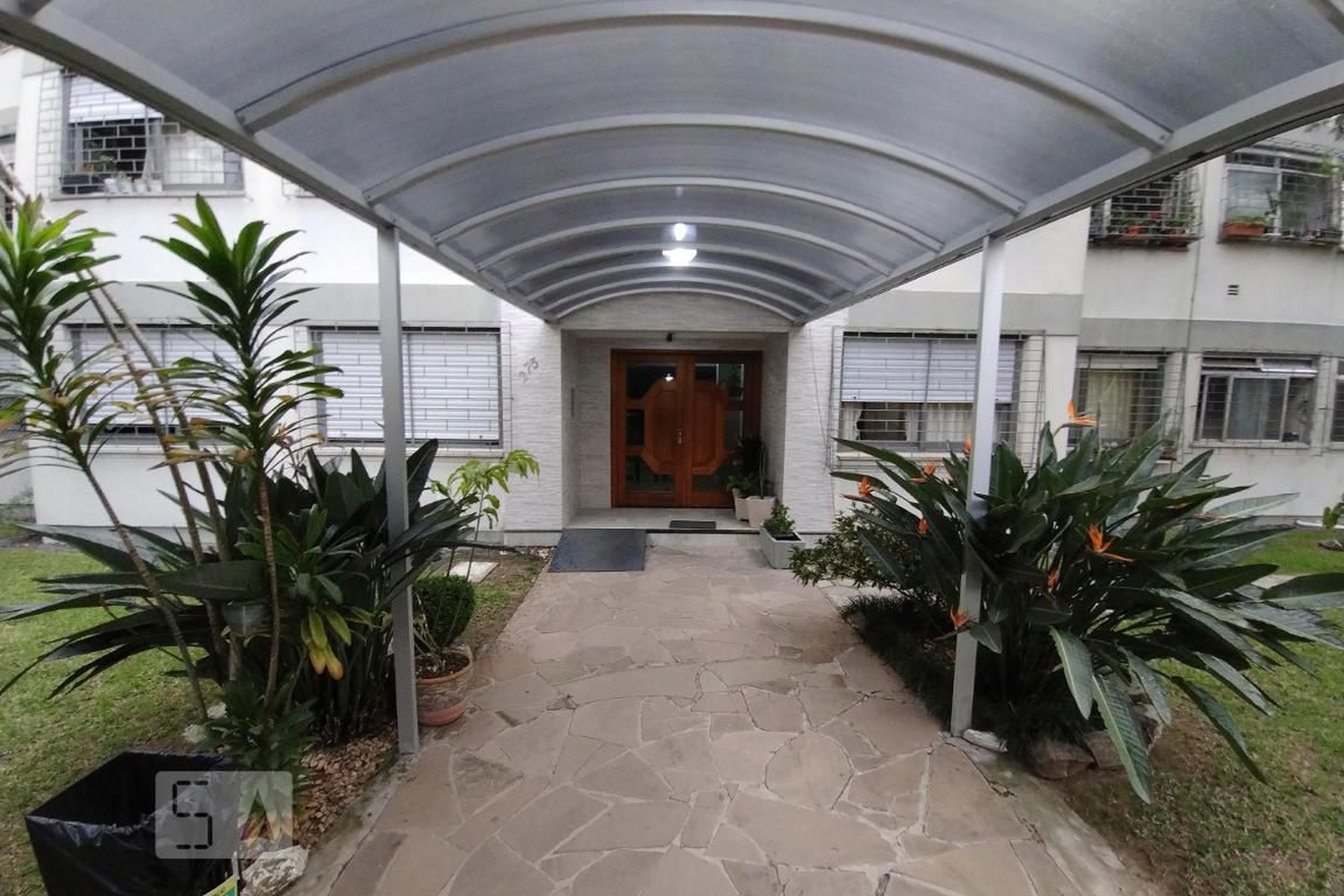 Fachada do Condomínio Edifício Hugo