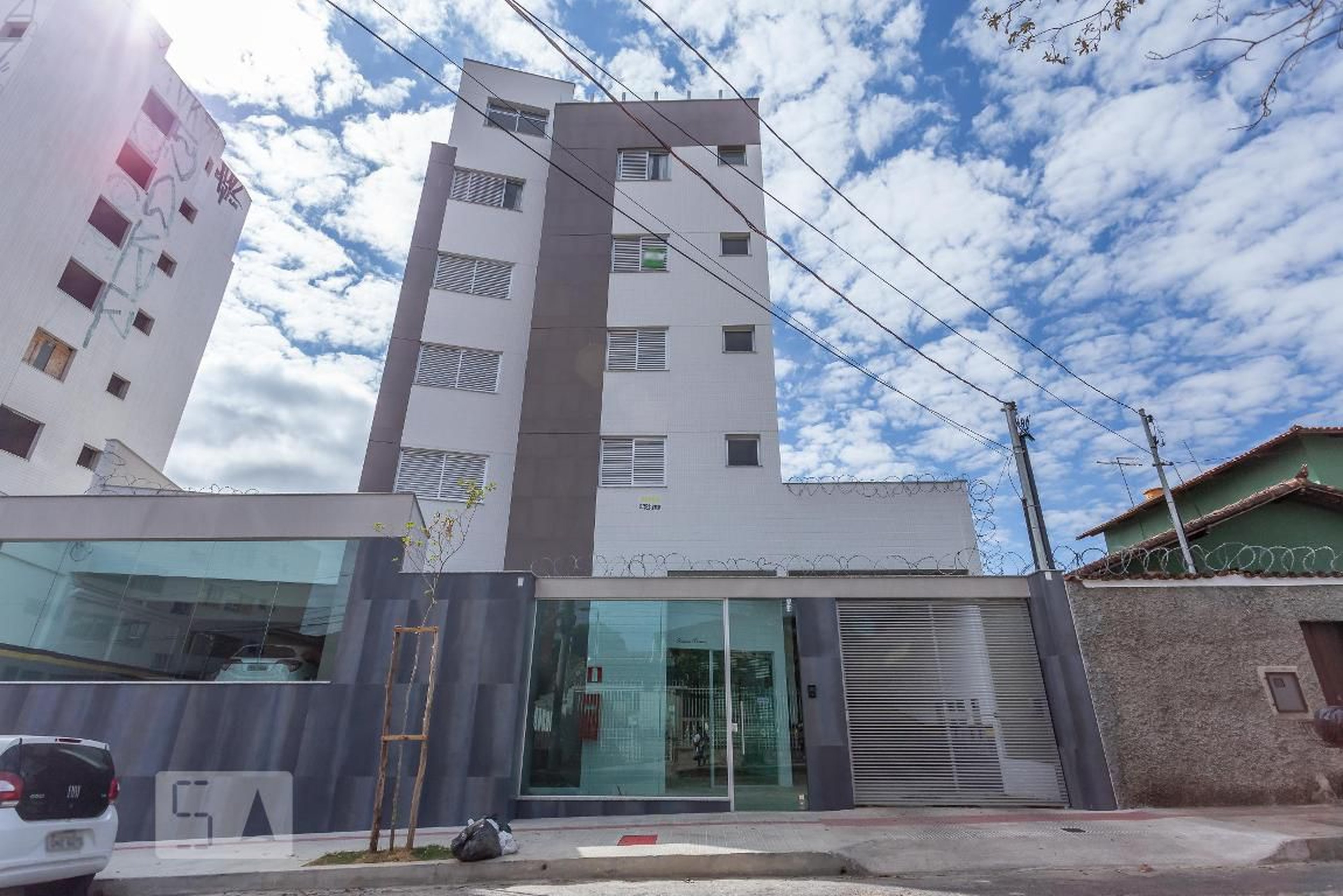 Fachada Condomínio em Rua Furtado de Menezes, 65