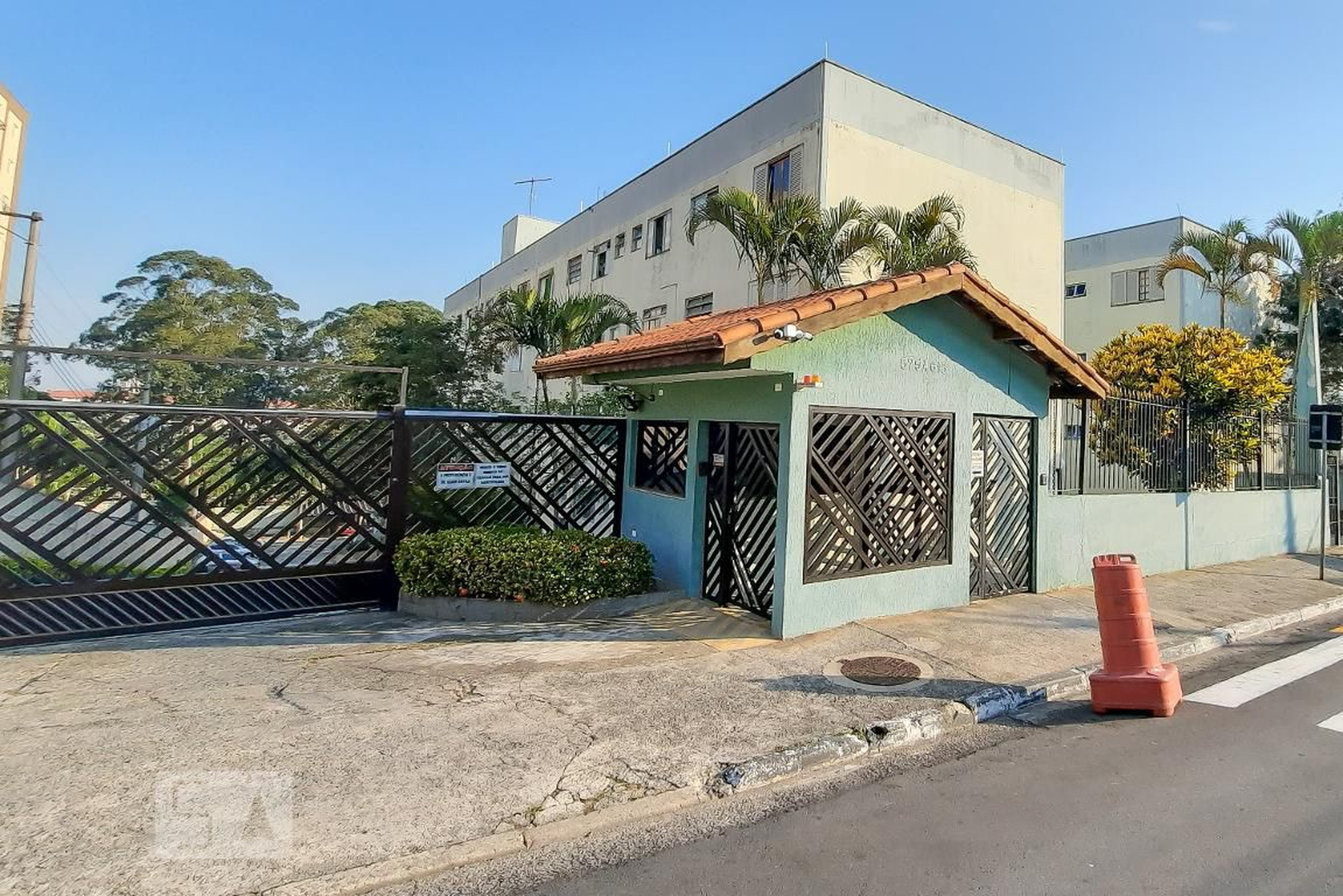 Fachada do Condomínio Condomínio em Rua Armando Backx, 625