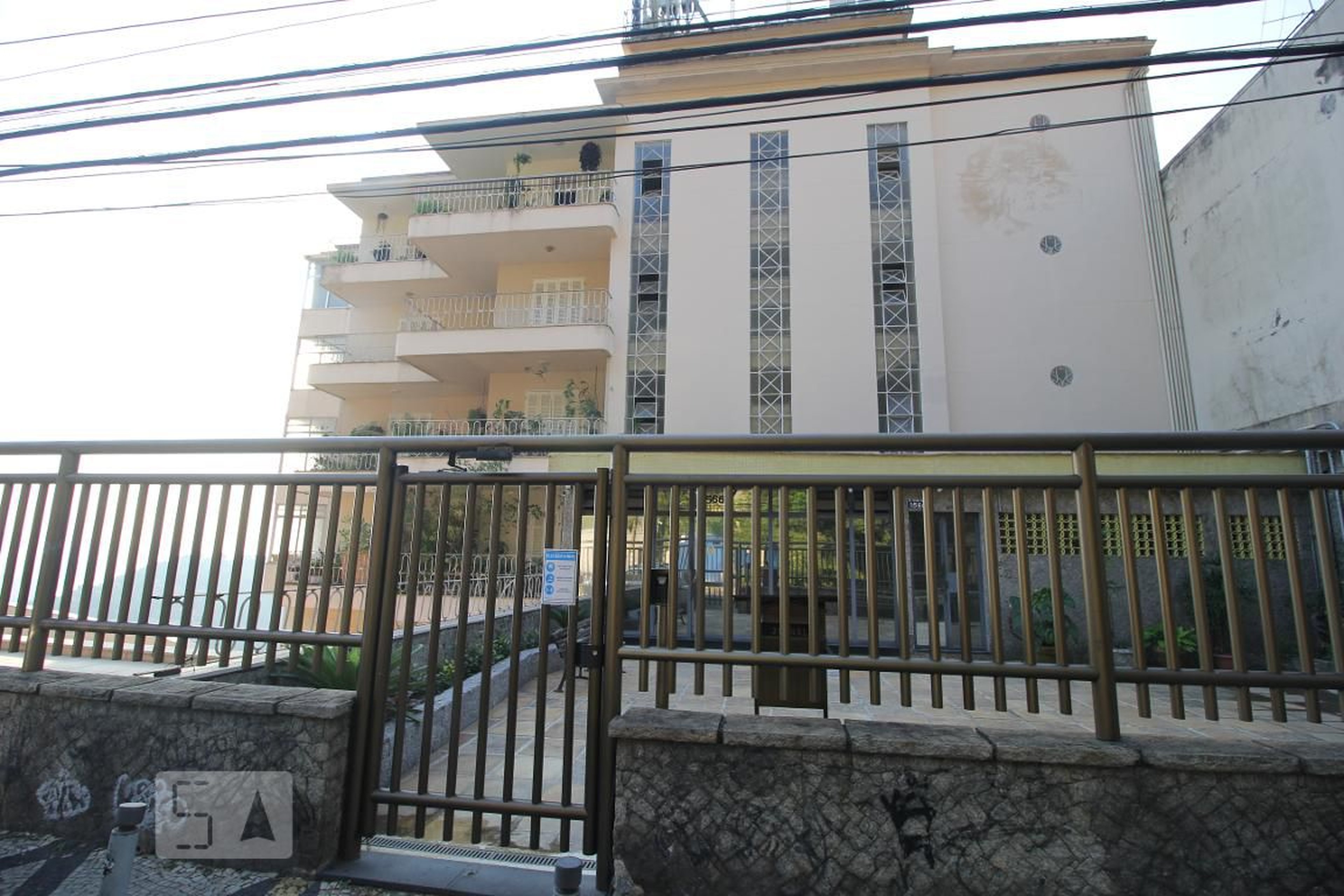 Fachada do Prédio Condomínio em Rua Almirante Alexandrino, 1566