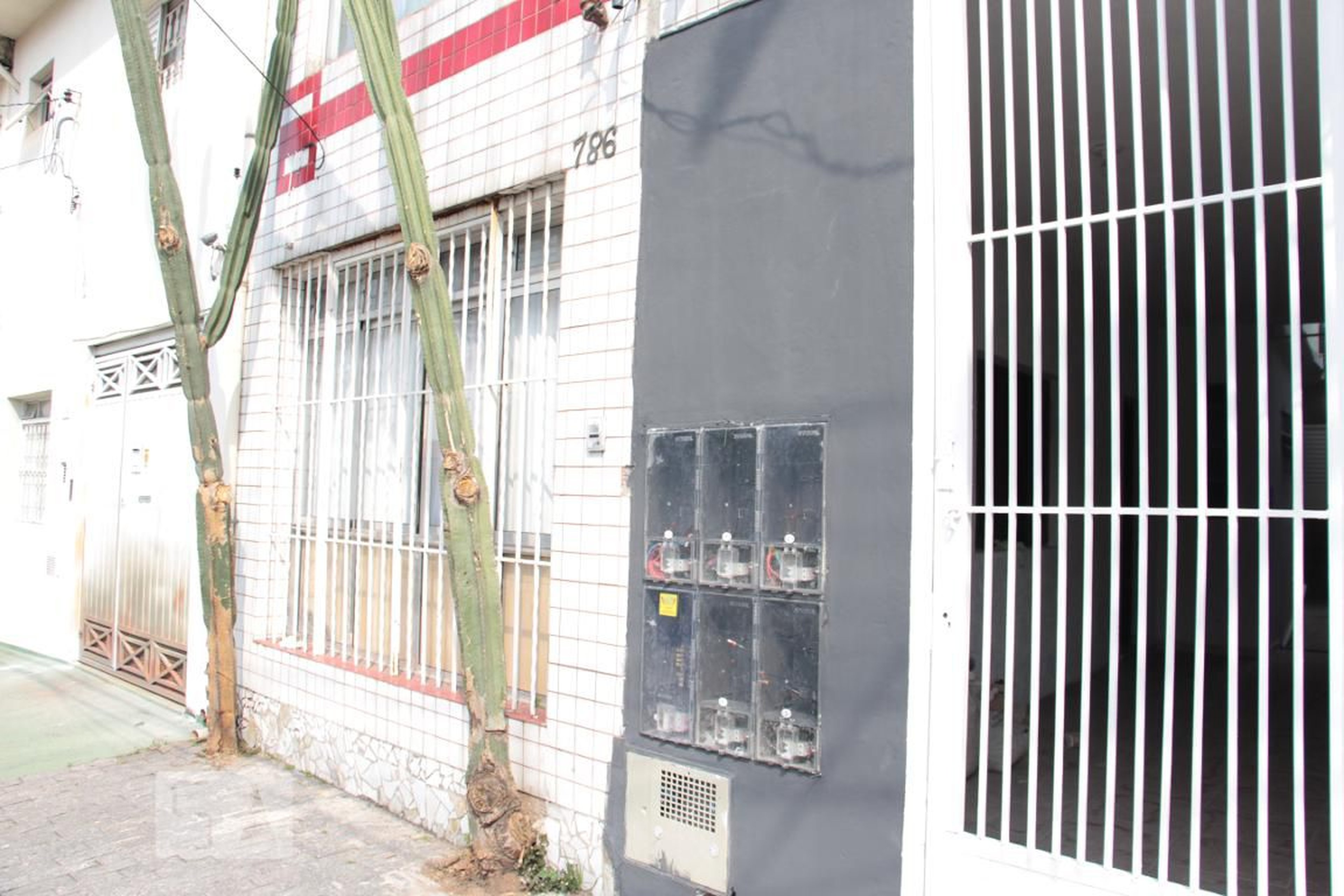 Fachada Condomínio em Rua Piraçununga, 786