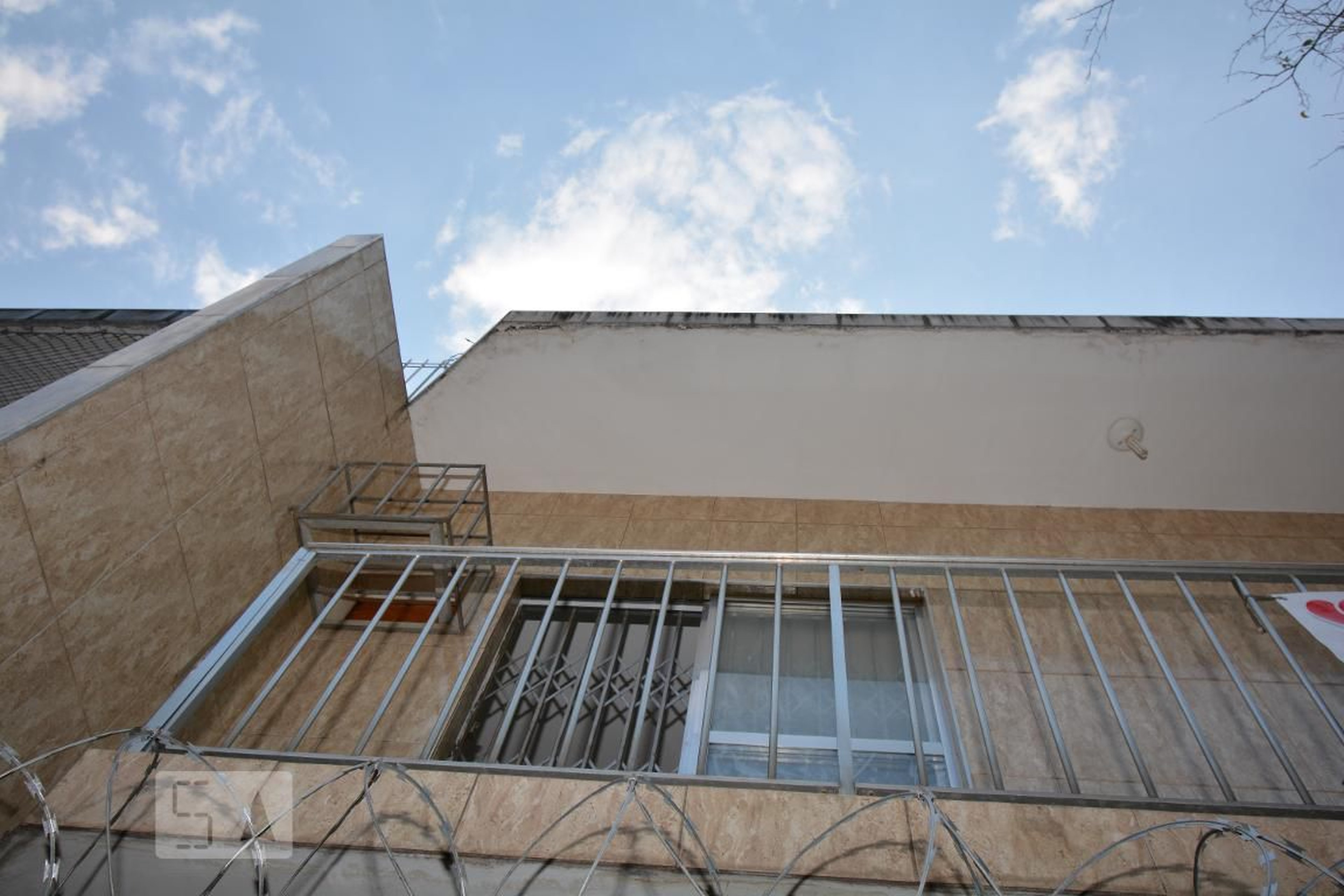 Fachada Condomínio em Rua Almirante Calheiros da Graça, 110