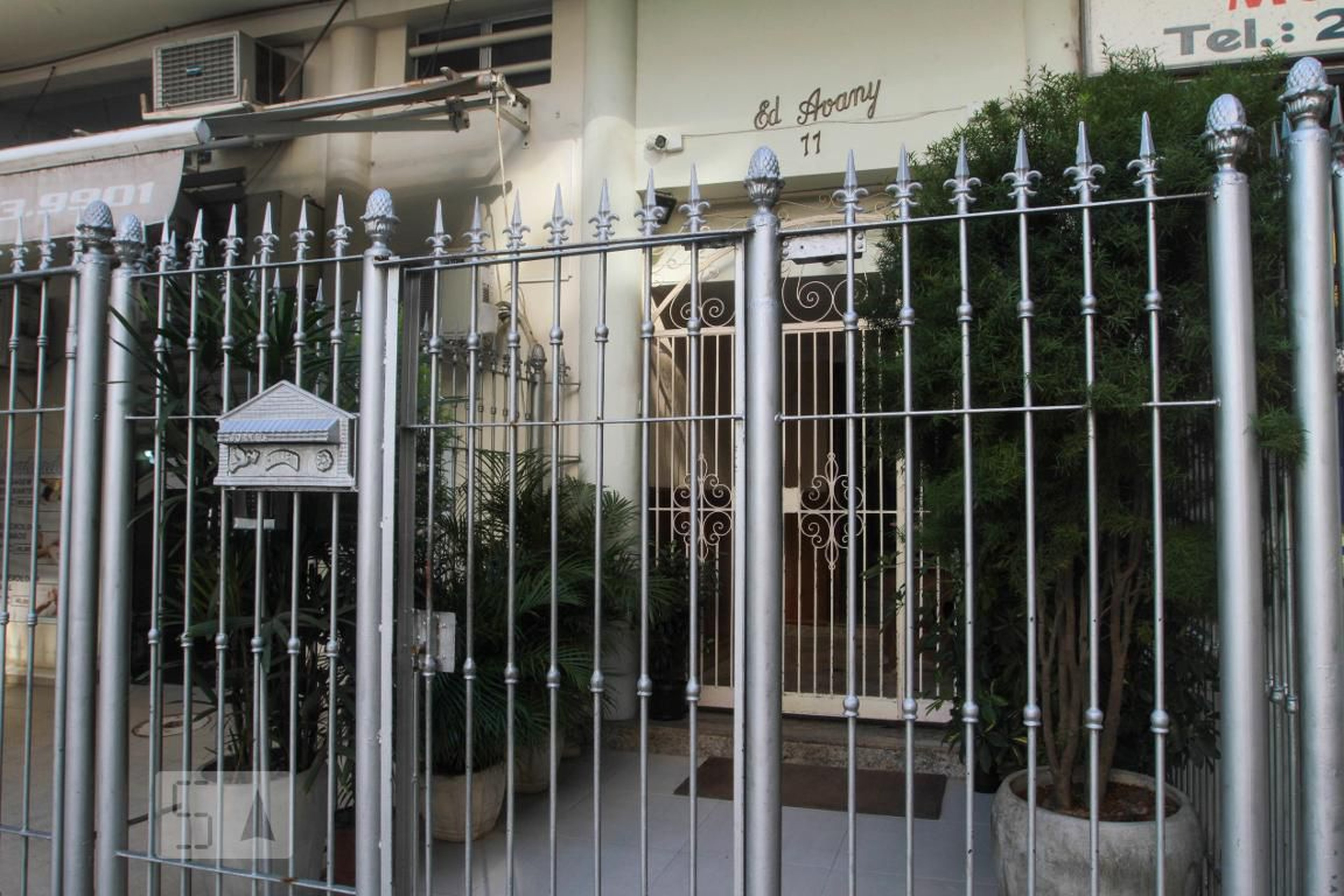 Entrada do Prédio - null