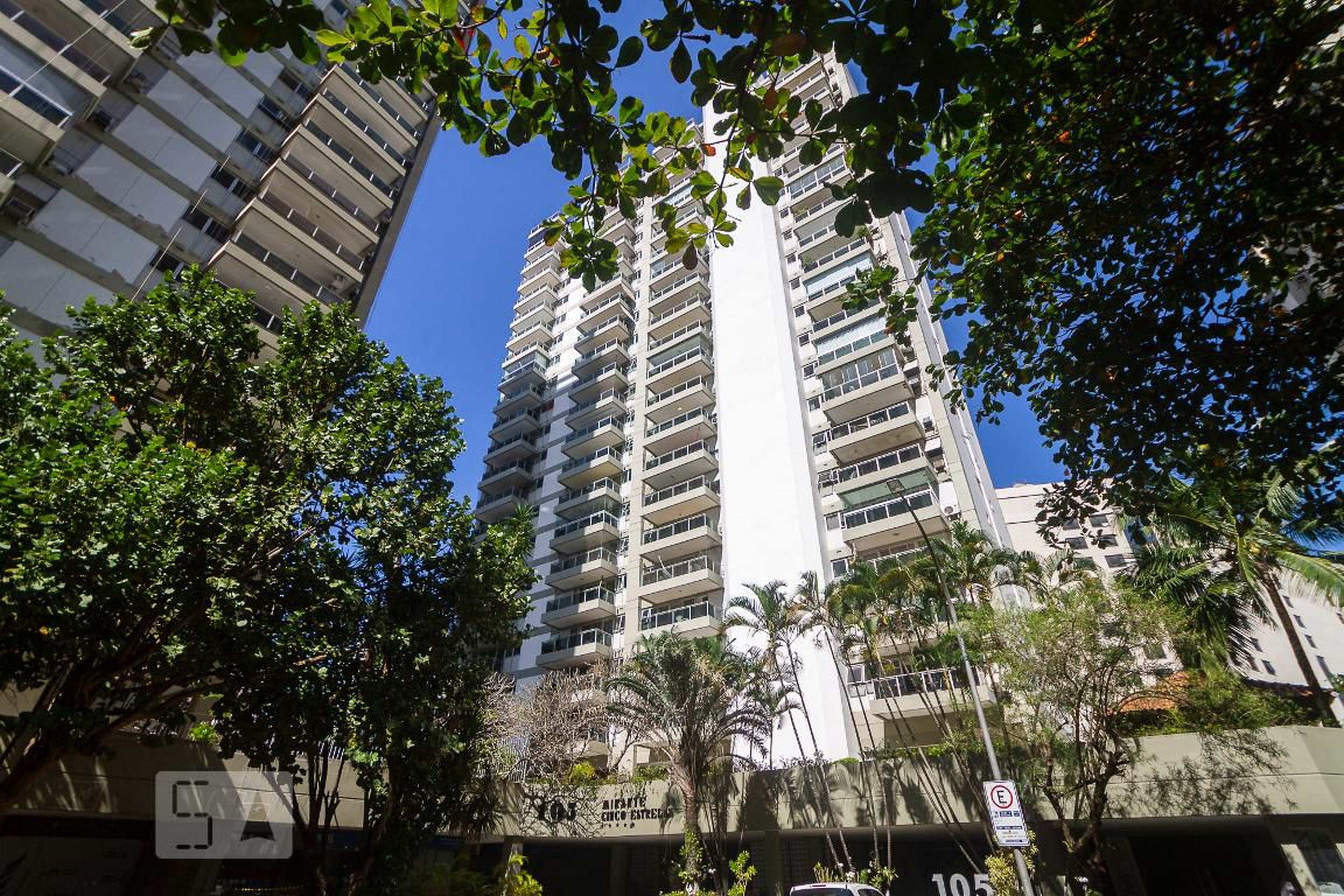 Fachada Condomínio em Rua Alceu Amoroso Lima, 500