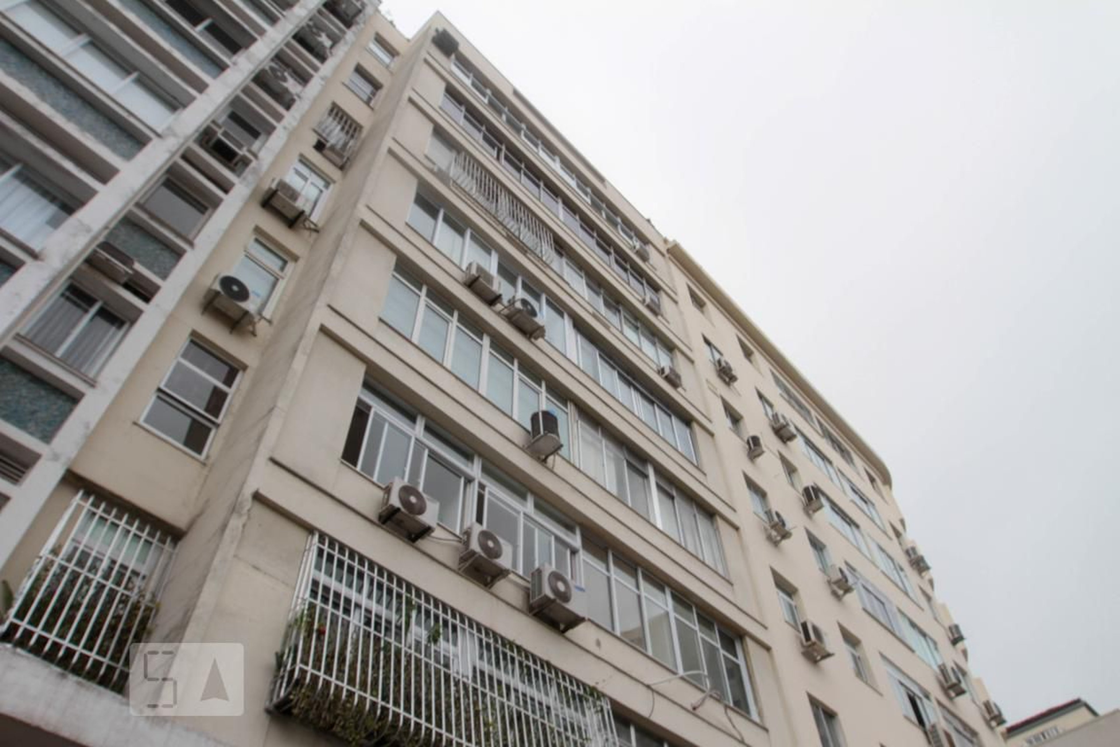 Fachada do Prédio Edifício Clirian