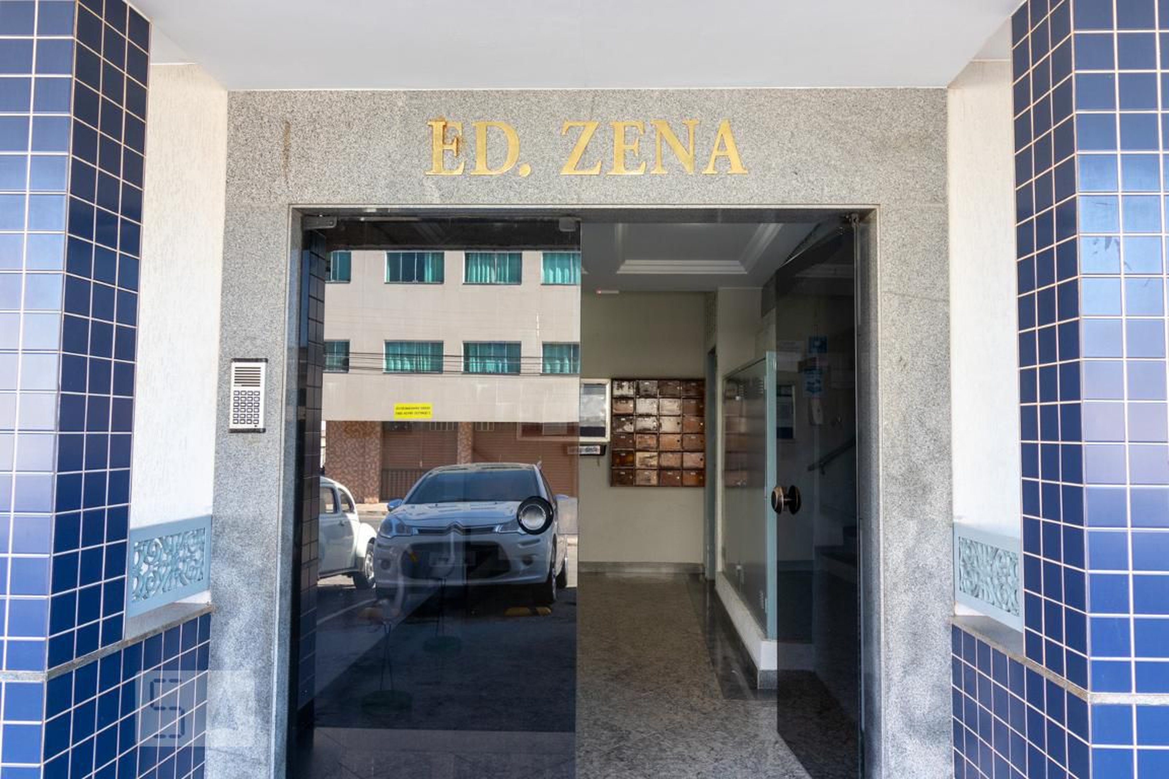 Entrada do Prédio - null