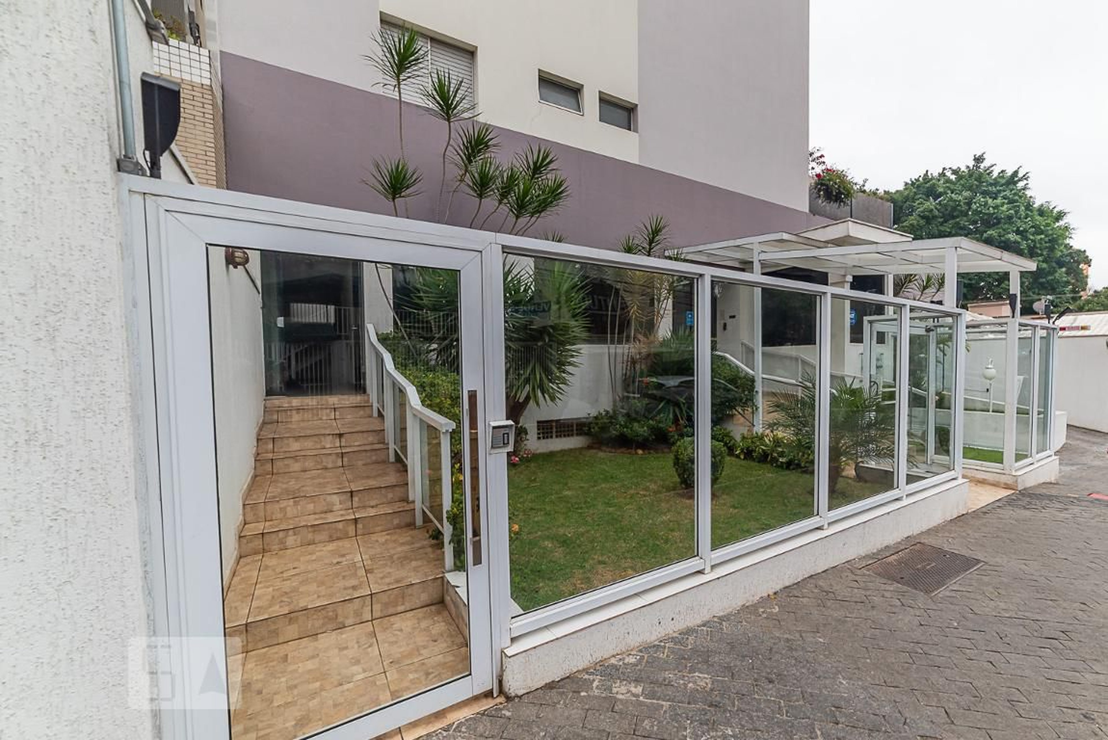 Fachada do Condomínio Edificio Carla