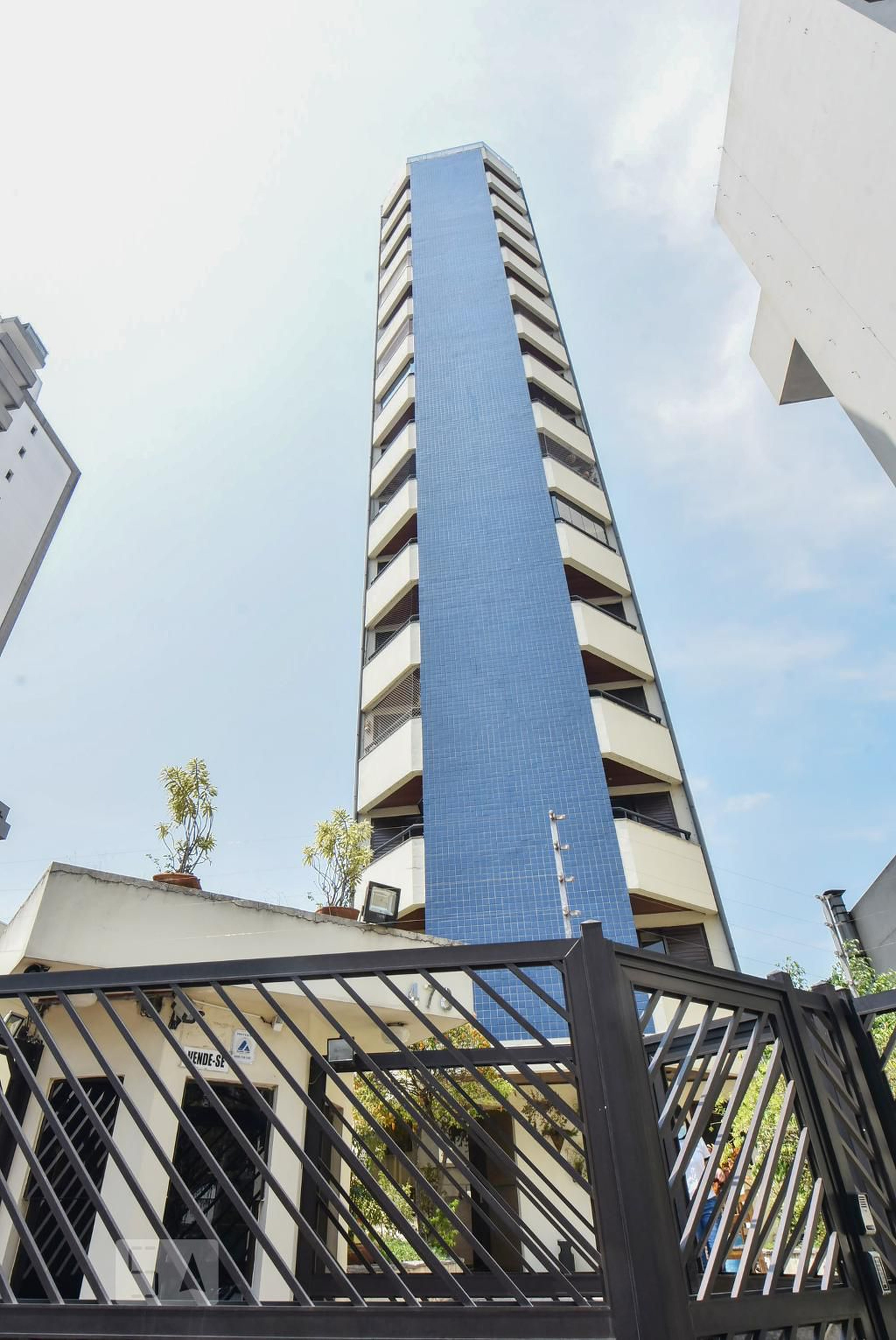 Prédio Condomínio em Rua Barão do Triunfo, 478