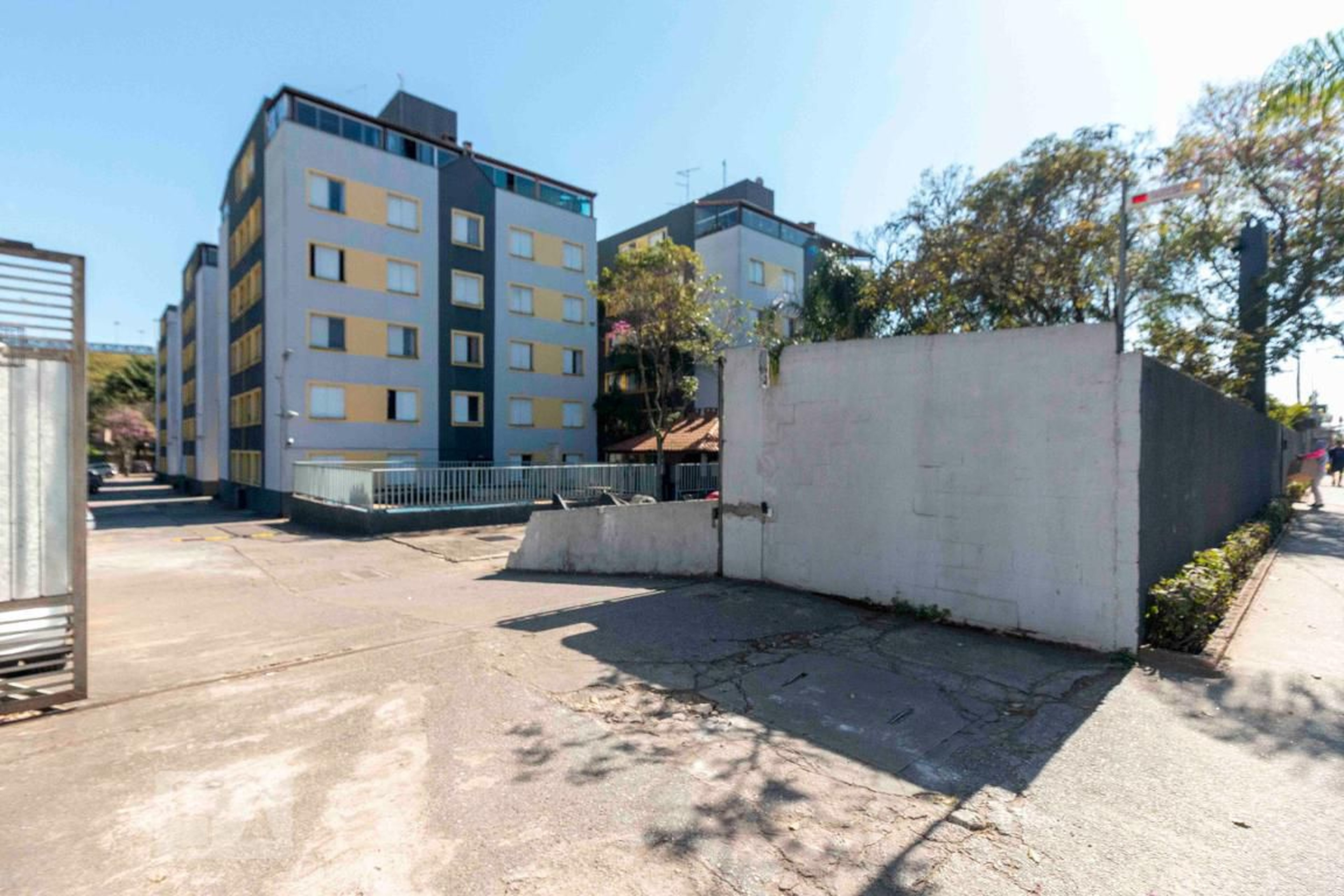 Fachada Condomínio em Avenida Itaquera, 7295