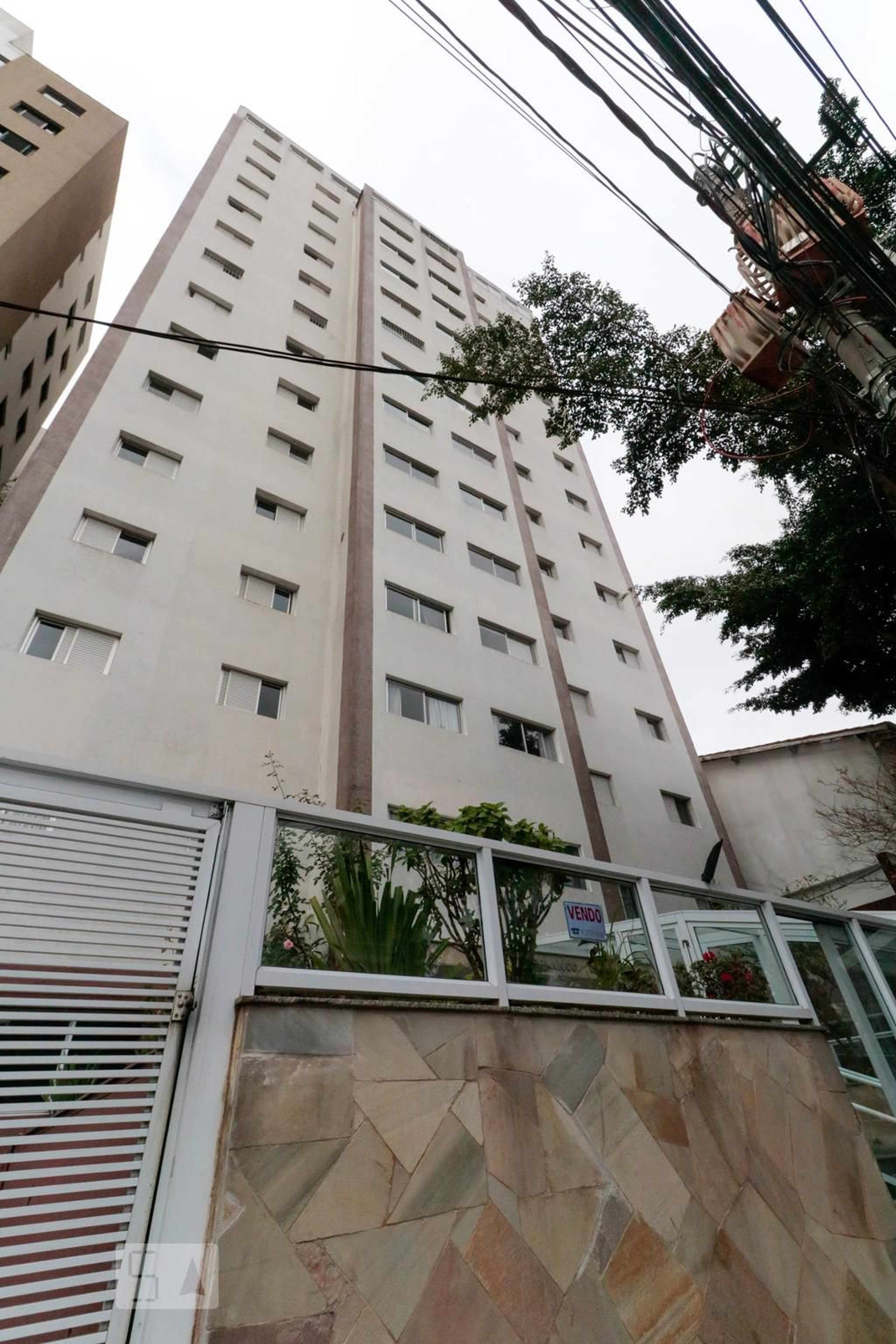 Fachada Condomínio em Rua Fradique Coutinho, 95