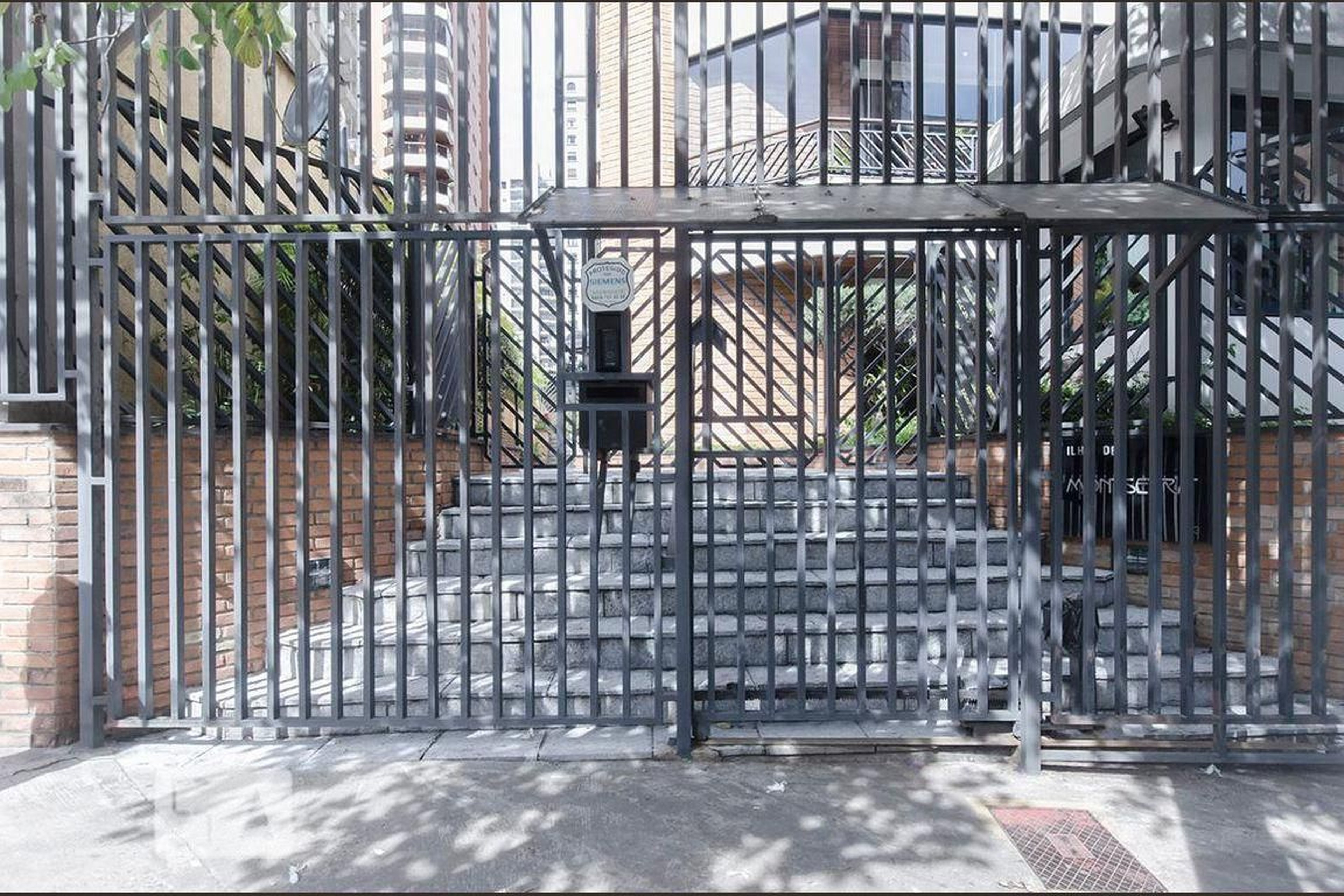 Fachada Condomínio Ilha de Montserrat