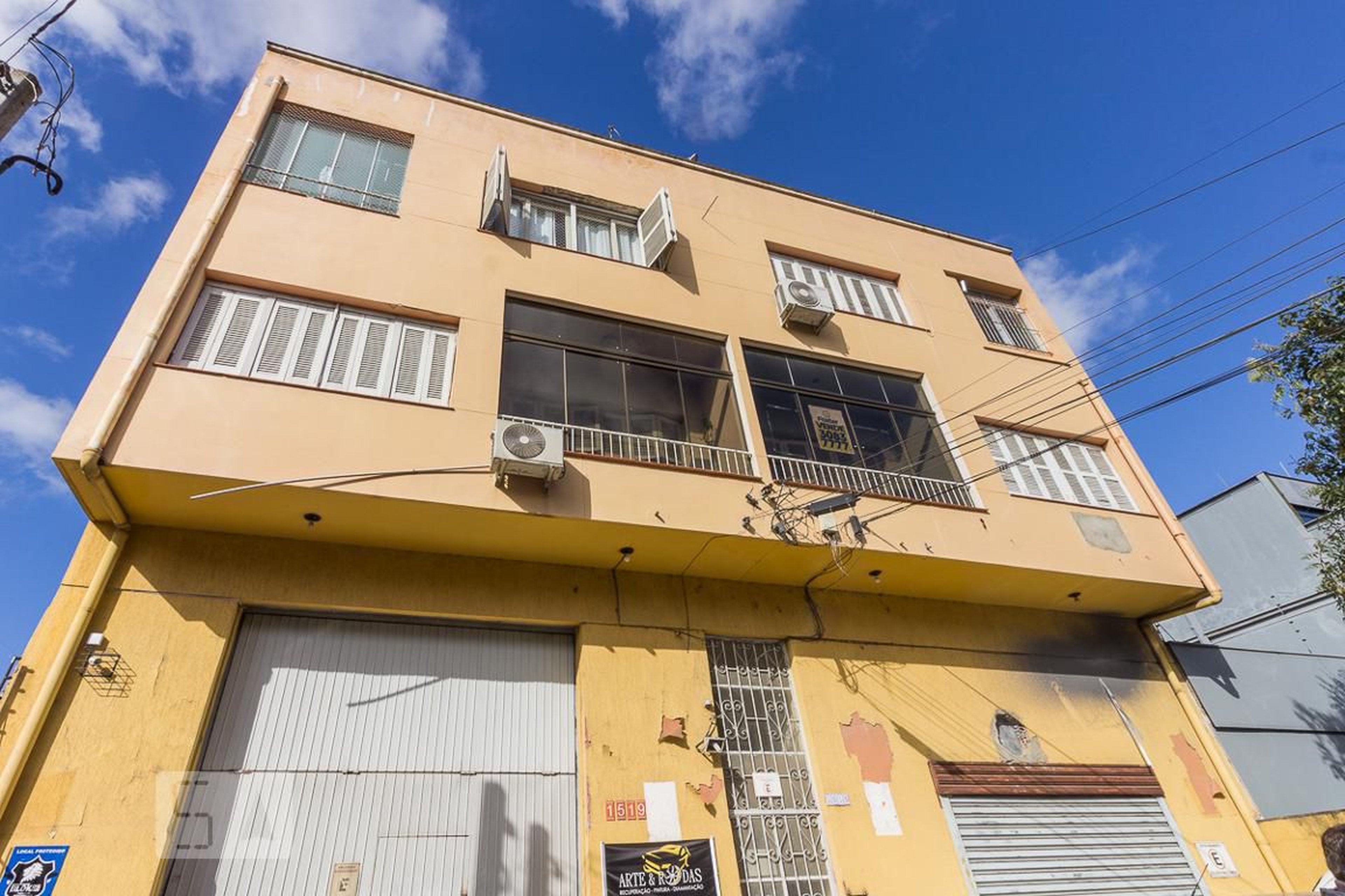 Fachada Condomínio em Rua Doutor João Inácio, 1515