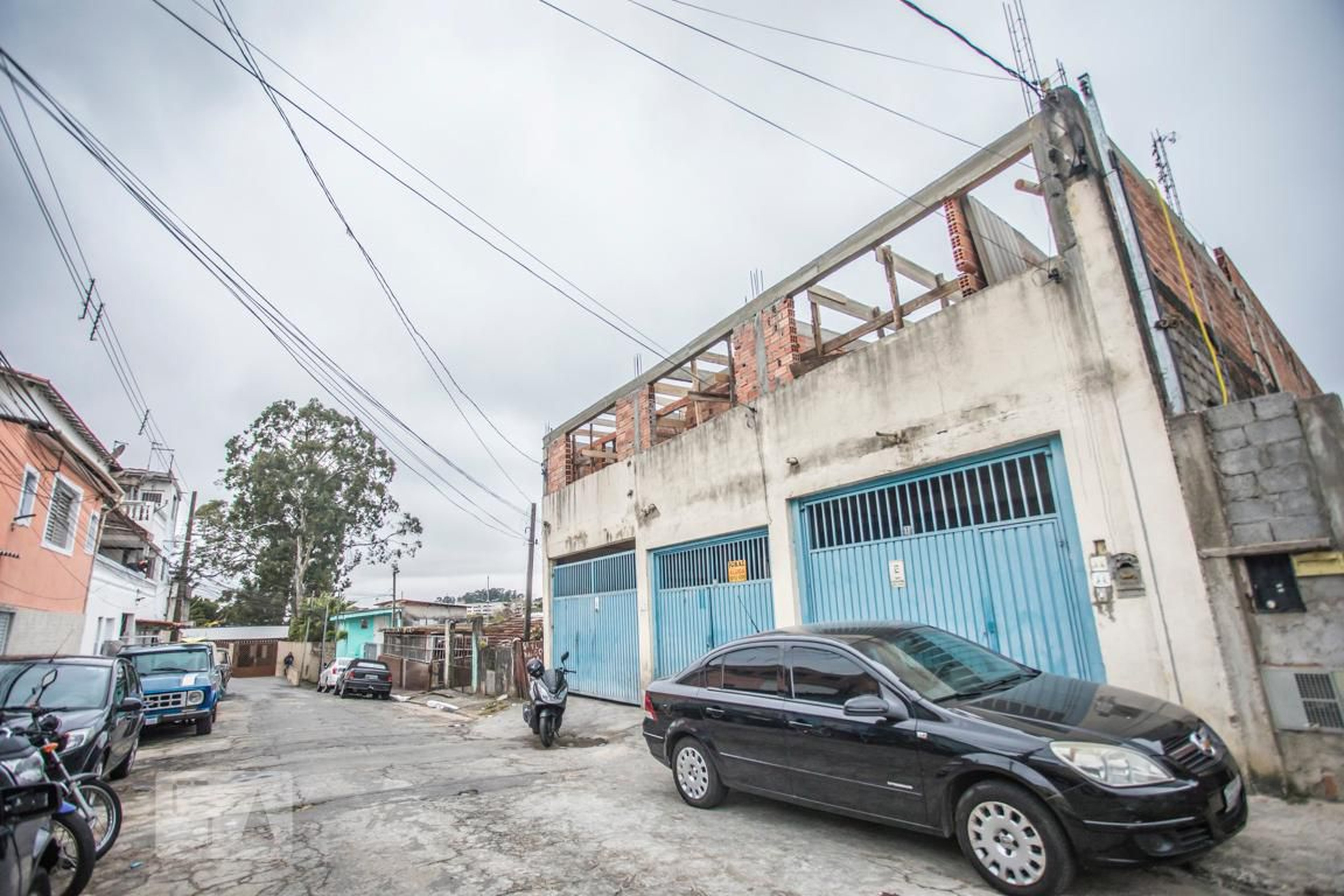 Fachada Condomínio em Rua Geni, 33