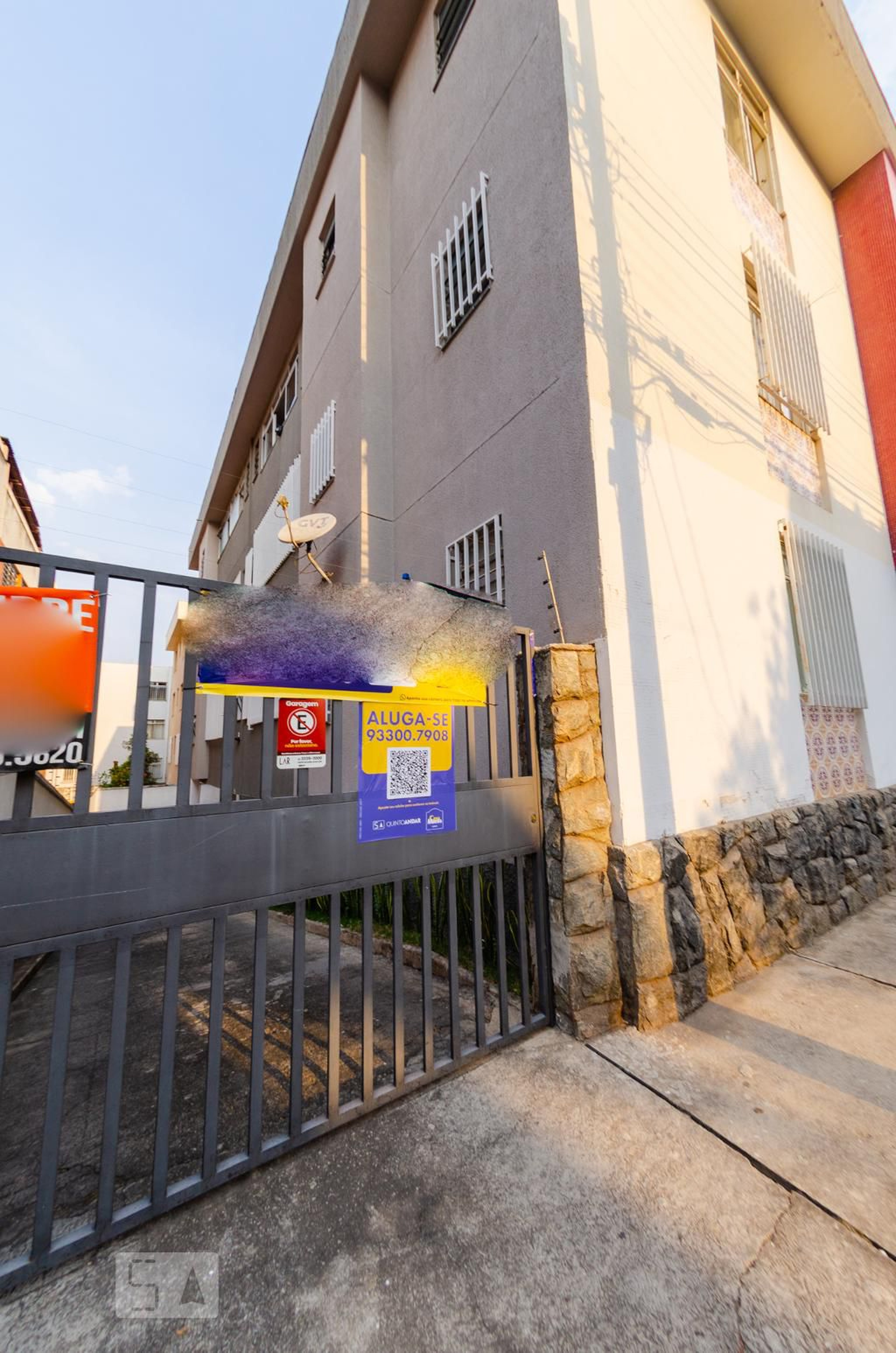 Fachada Condomínio em Rua General Andrade Neves, 921