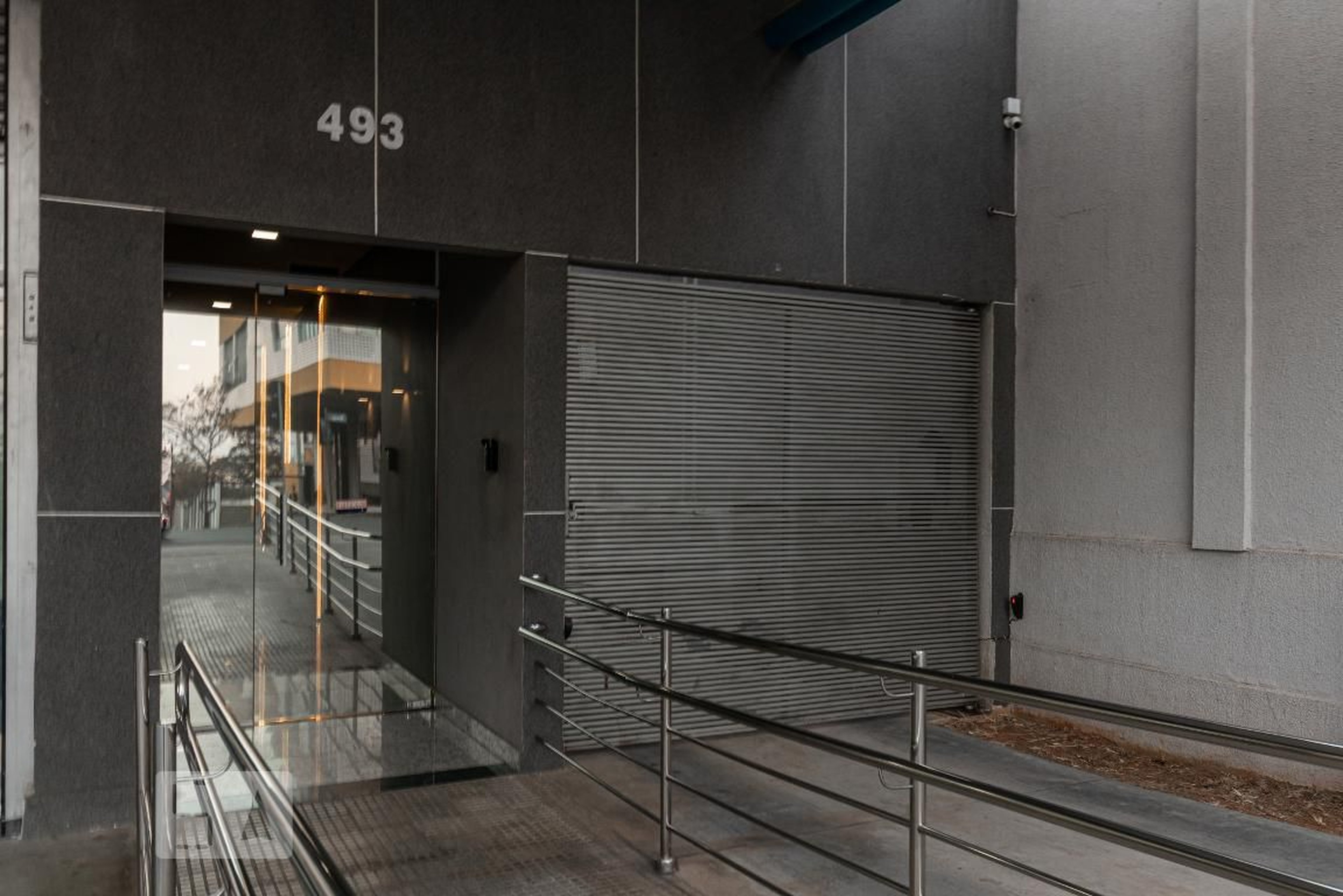 Fachada Condomínio em Rua Sena Madureira, 493