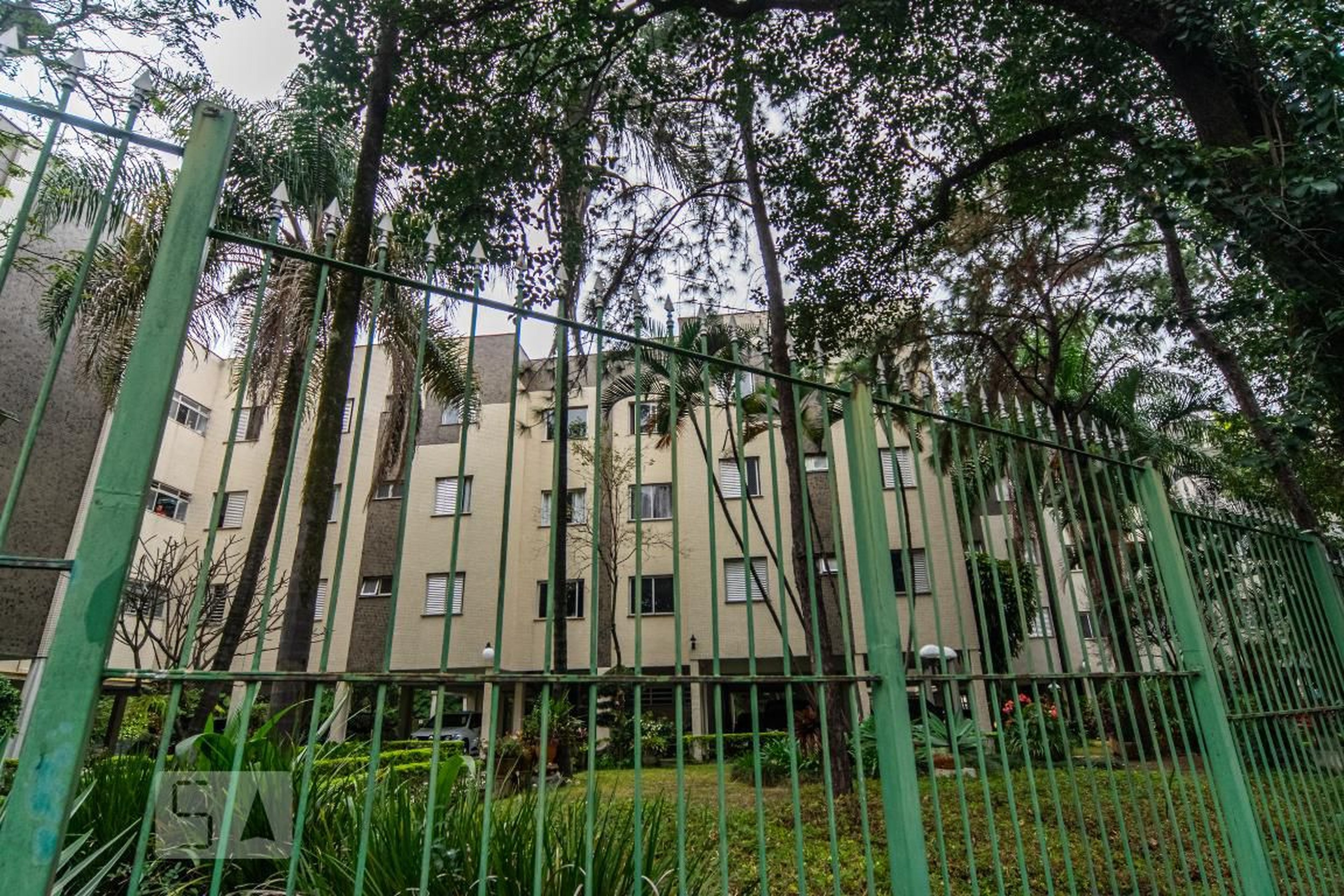 Fachada Condomínio em Rua Benjamim Reis, 70