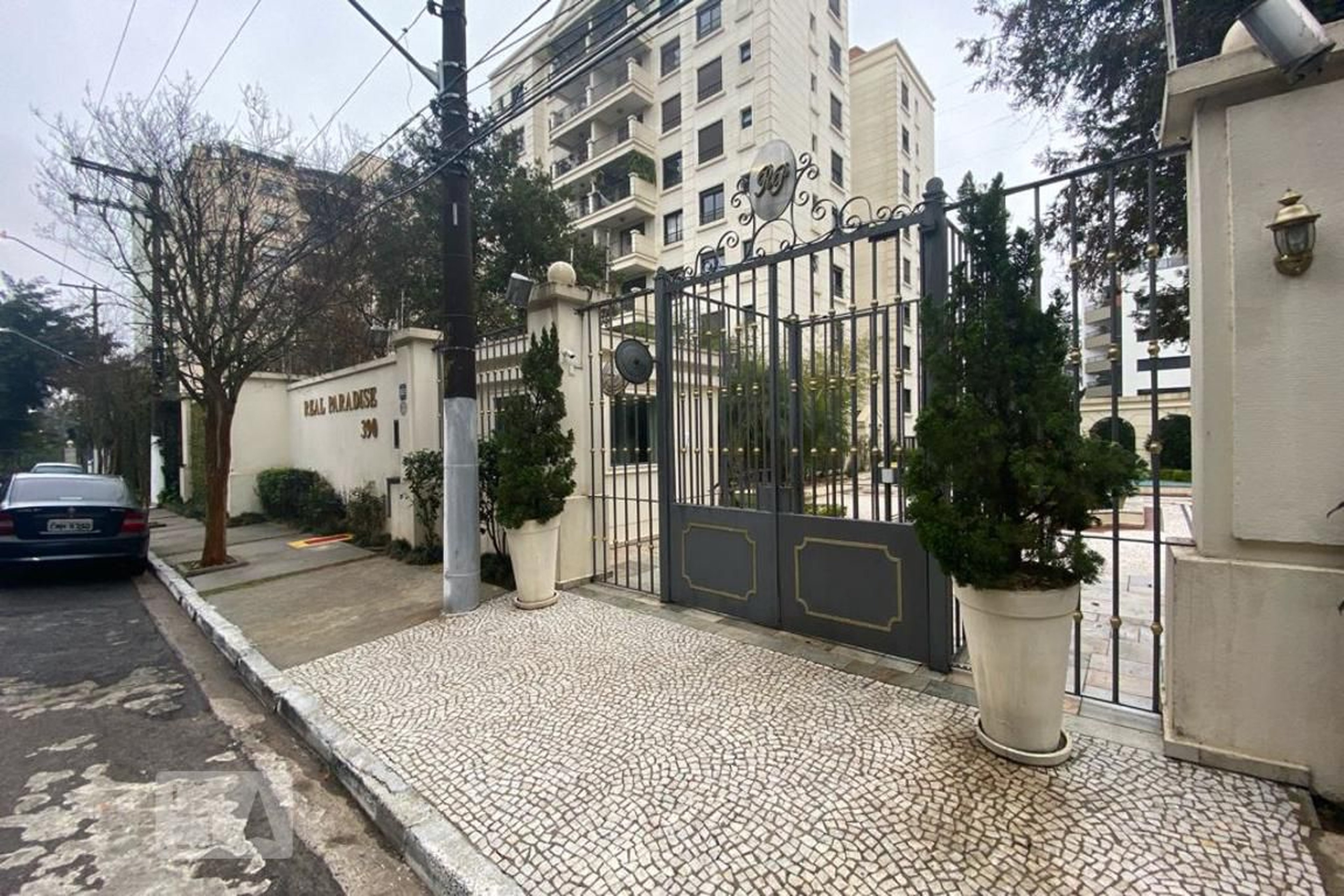 Entrada - Real Paradise